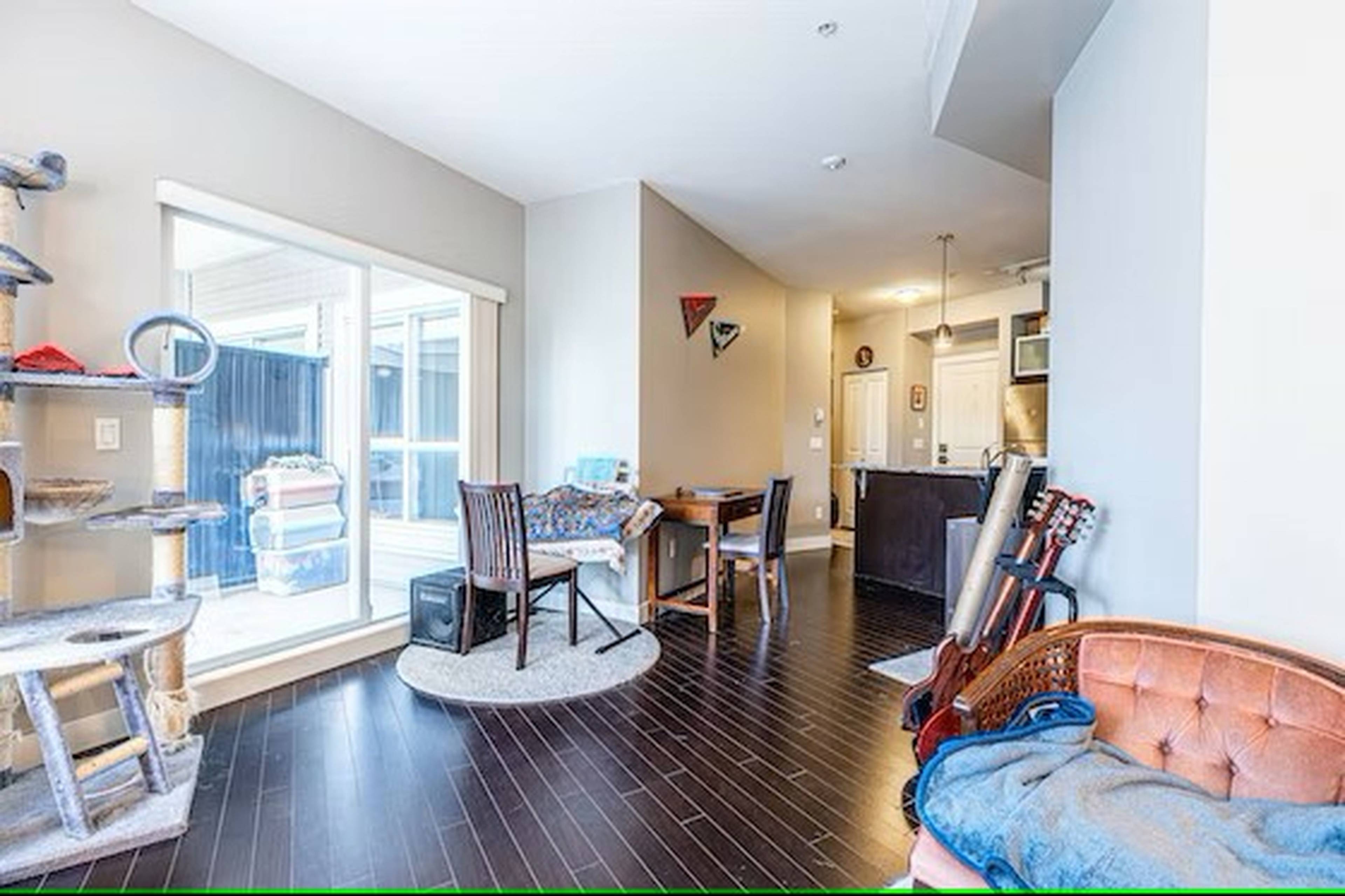 1 ch.  · 1 s. de bains for rent $1,800 / mois