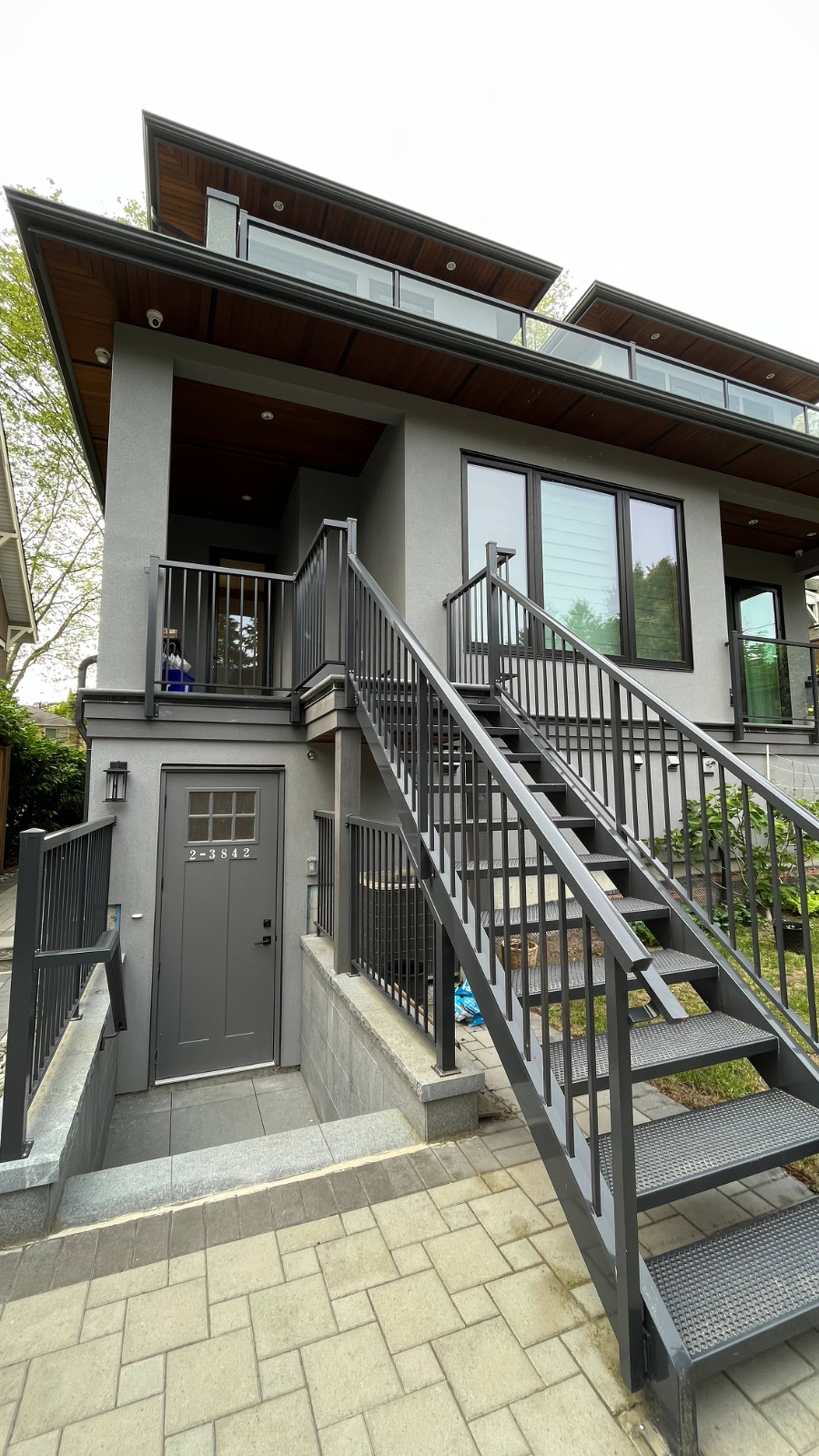 W 26th Ave, Vancouver, BC 3 Bedroom Room for Rent liv.rent