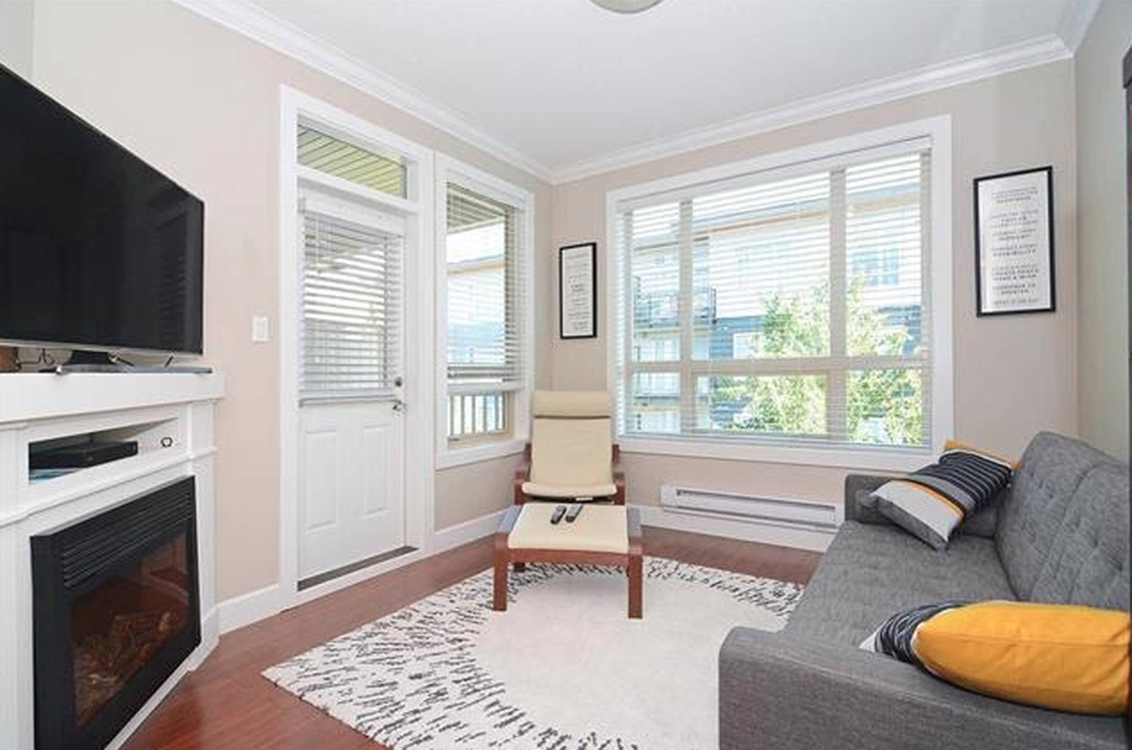 302 13897 Fraser Hwy, Surrey, BC 1 Bedroom Apartment for Rent liv