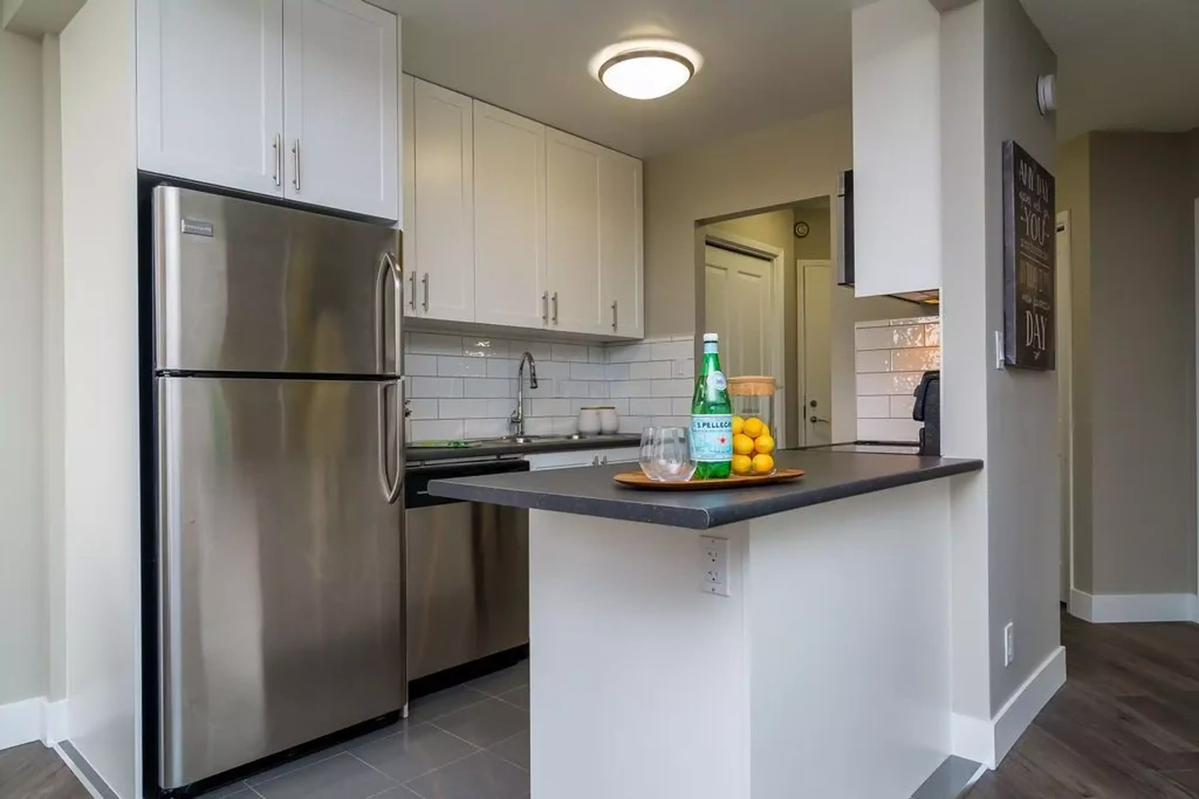 1 室  · 1 卫 for rent $1,967 / 月