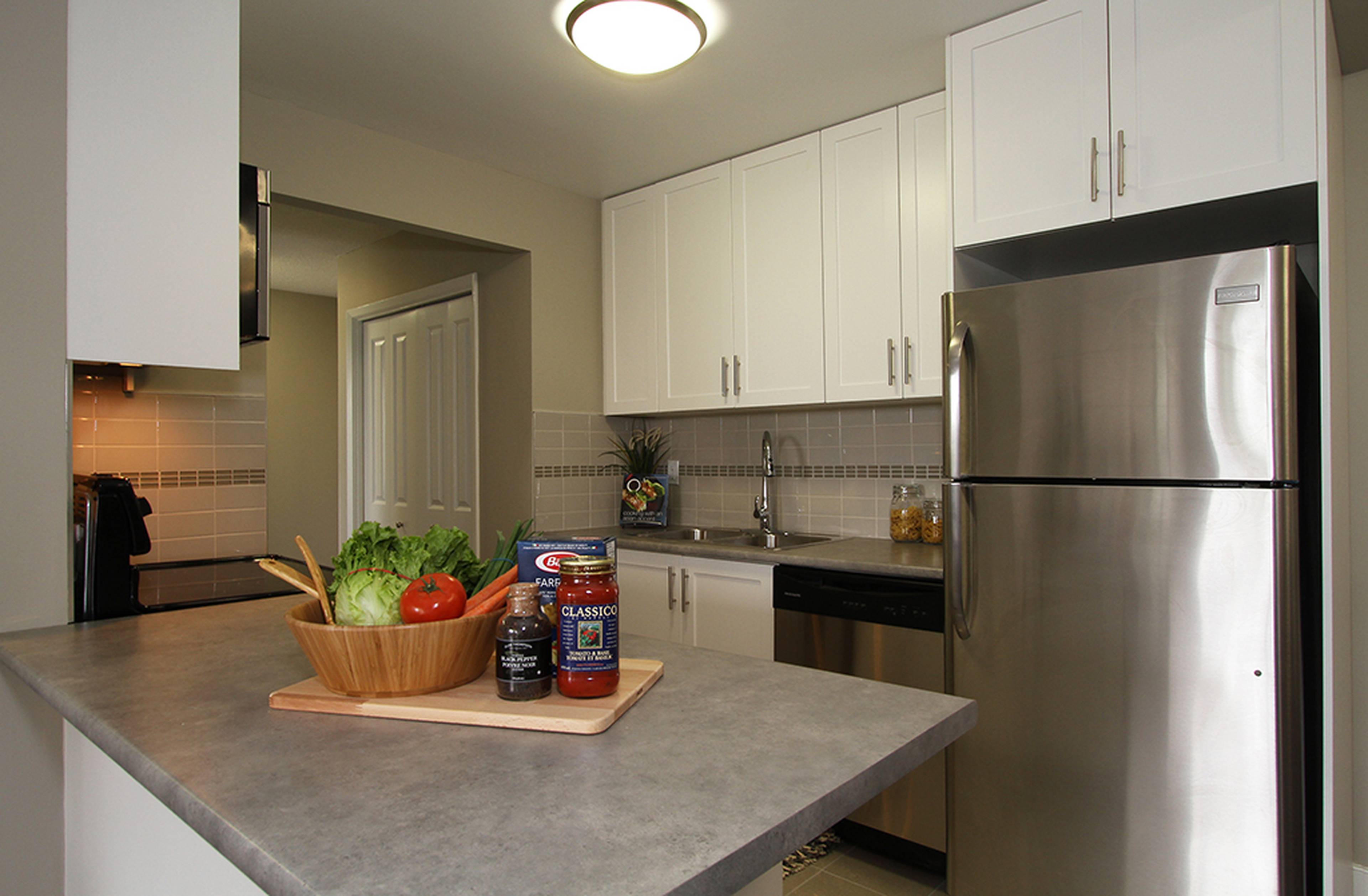 3 ch.  · 2 s. de bains for rent $3,123 / mois