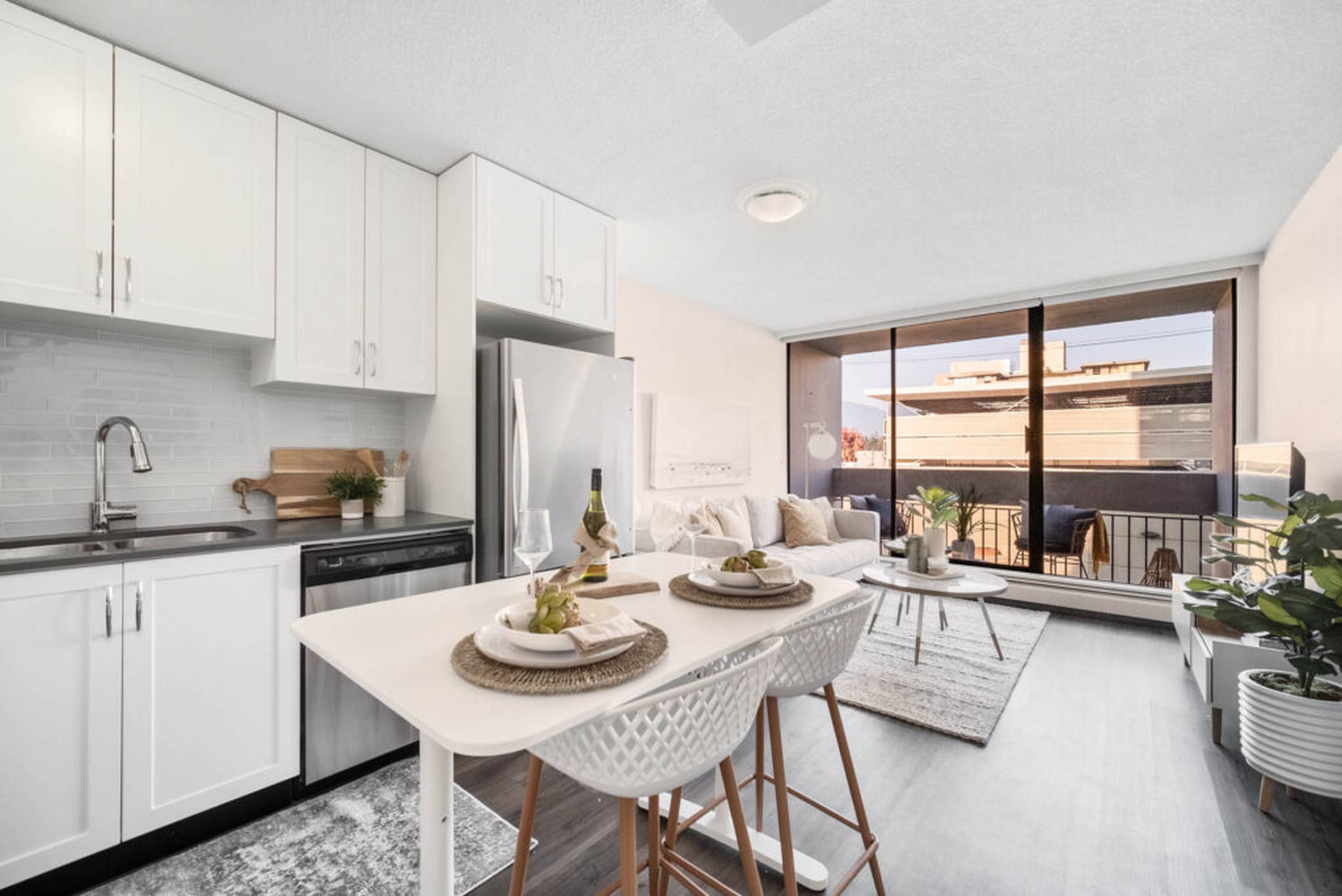 1 ch.  · 1 s. de bains for rent $2,345 / mois