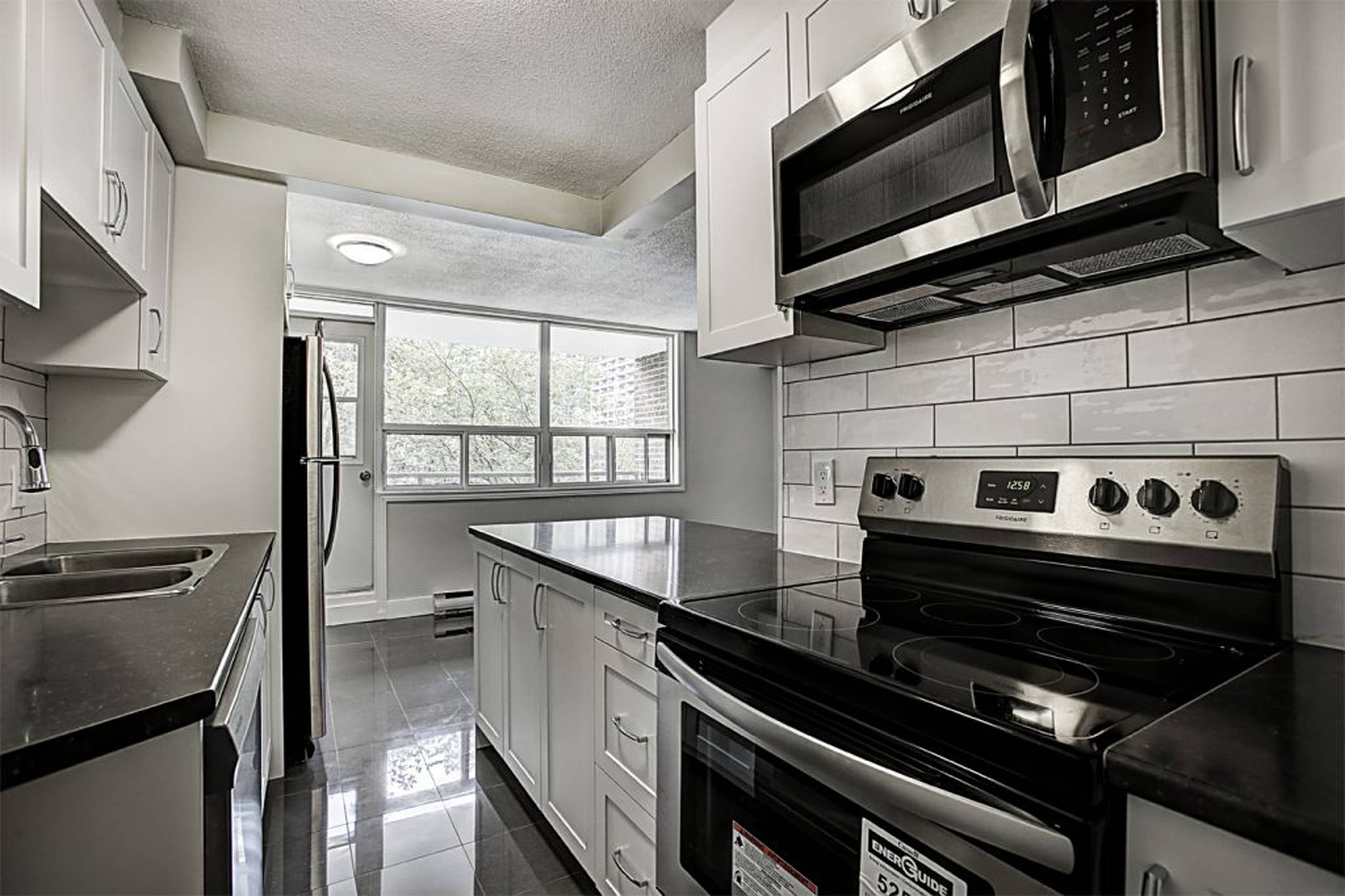 1 ch.  · 1 s. de bains for rent $1,963 / mois