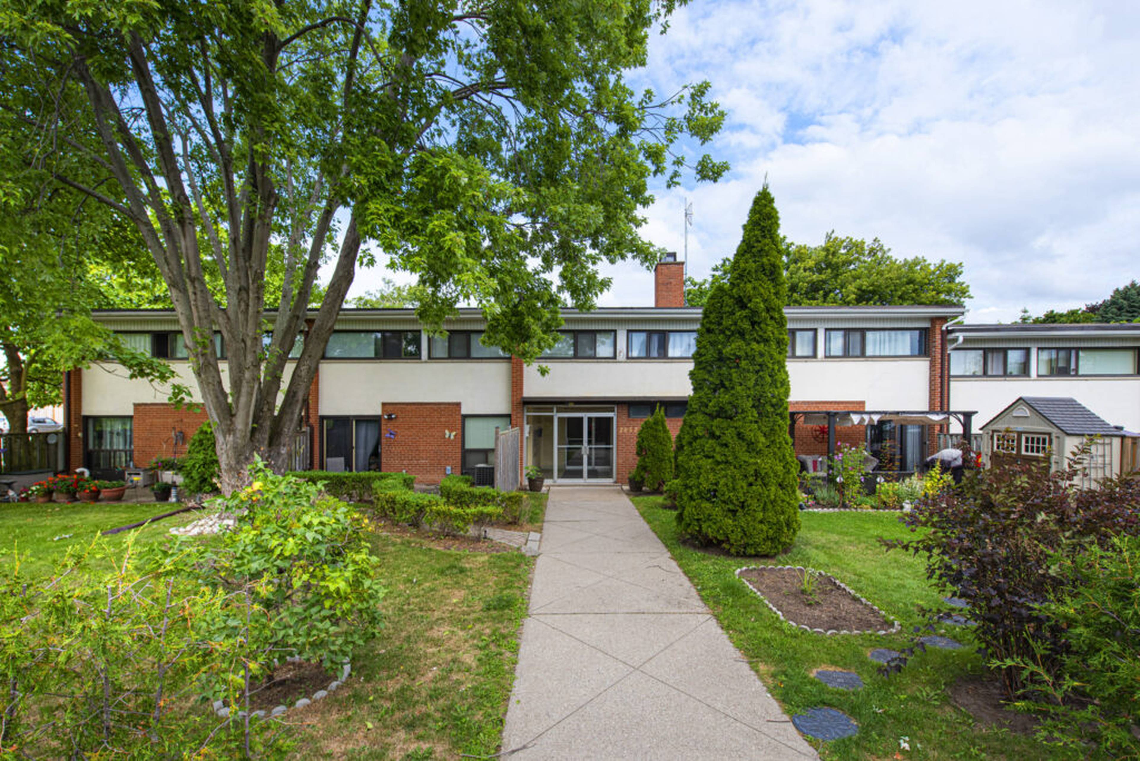 3 室  · 1 卫 for rent $2,819 / 月
