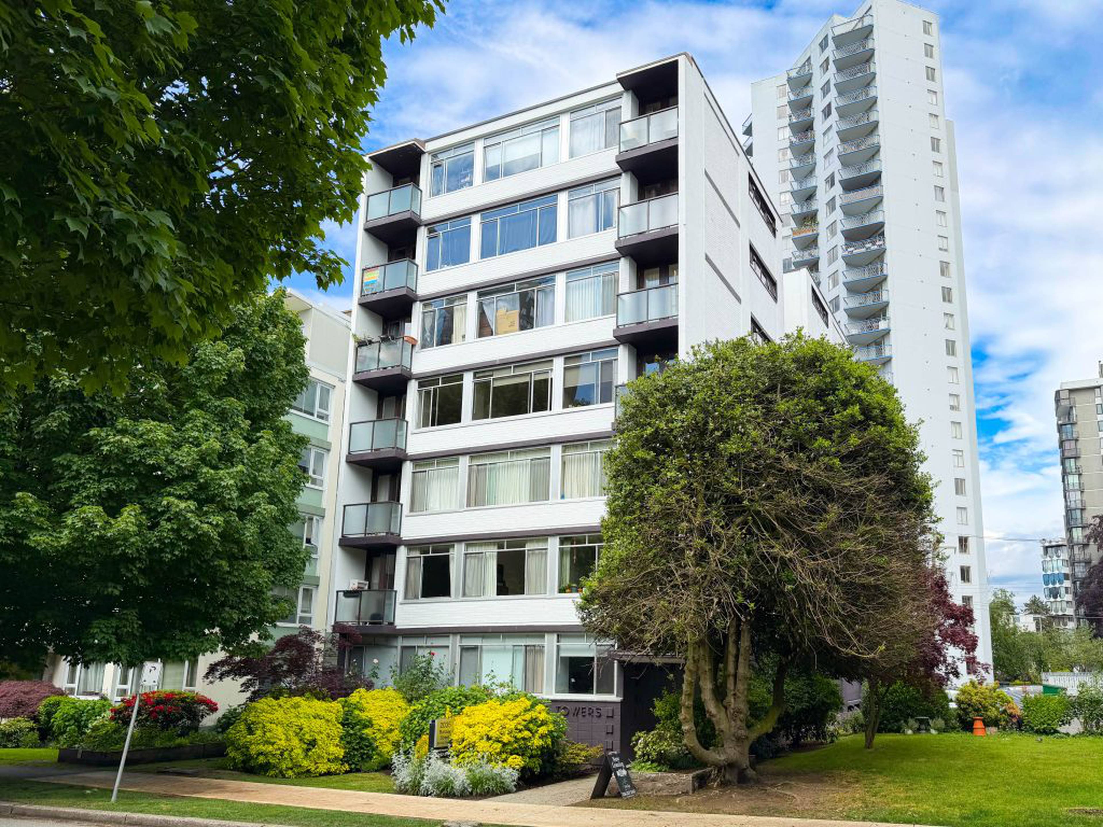 2 Bed  · 1 Bath for rent $2,899 / month