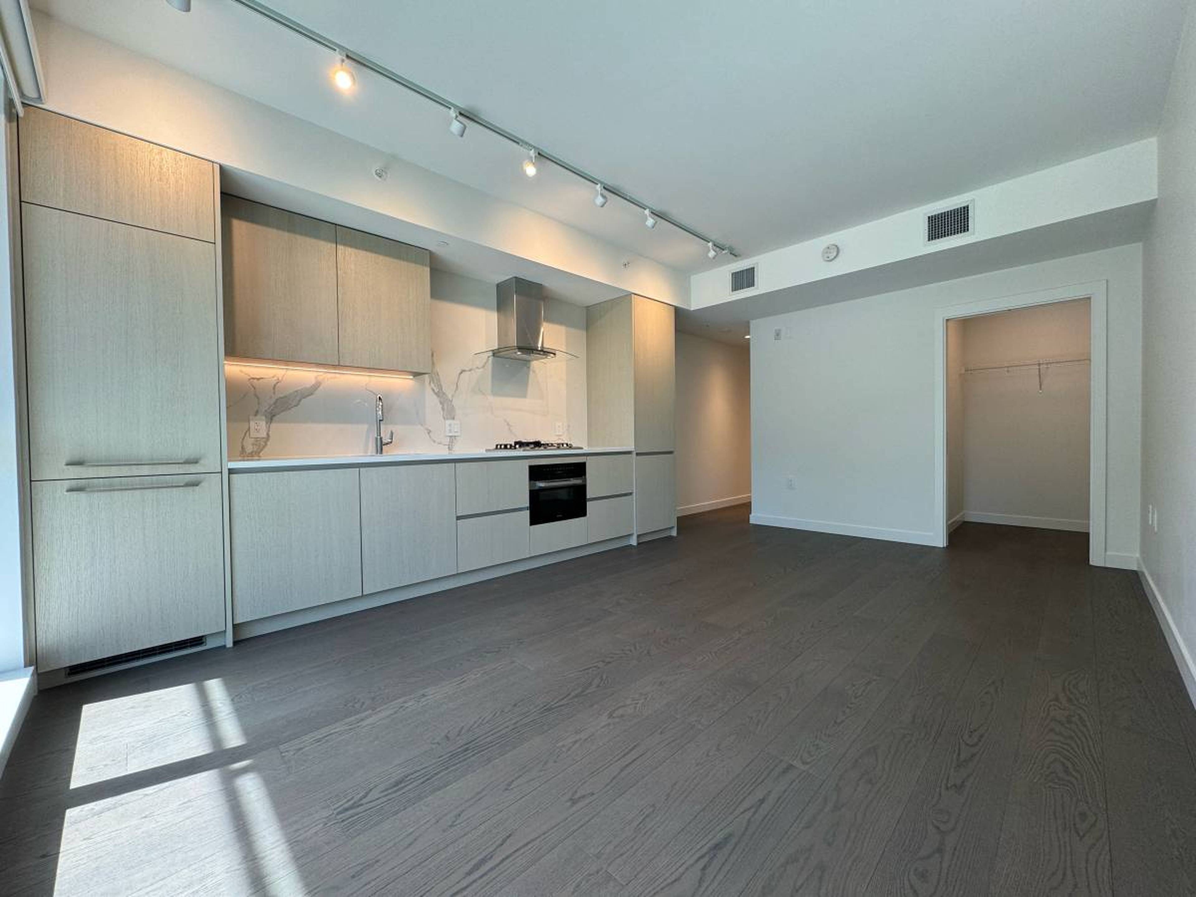 Studio  · 1 s. de bains for rent $2,100 / mois