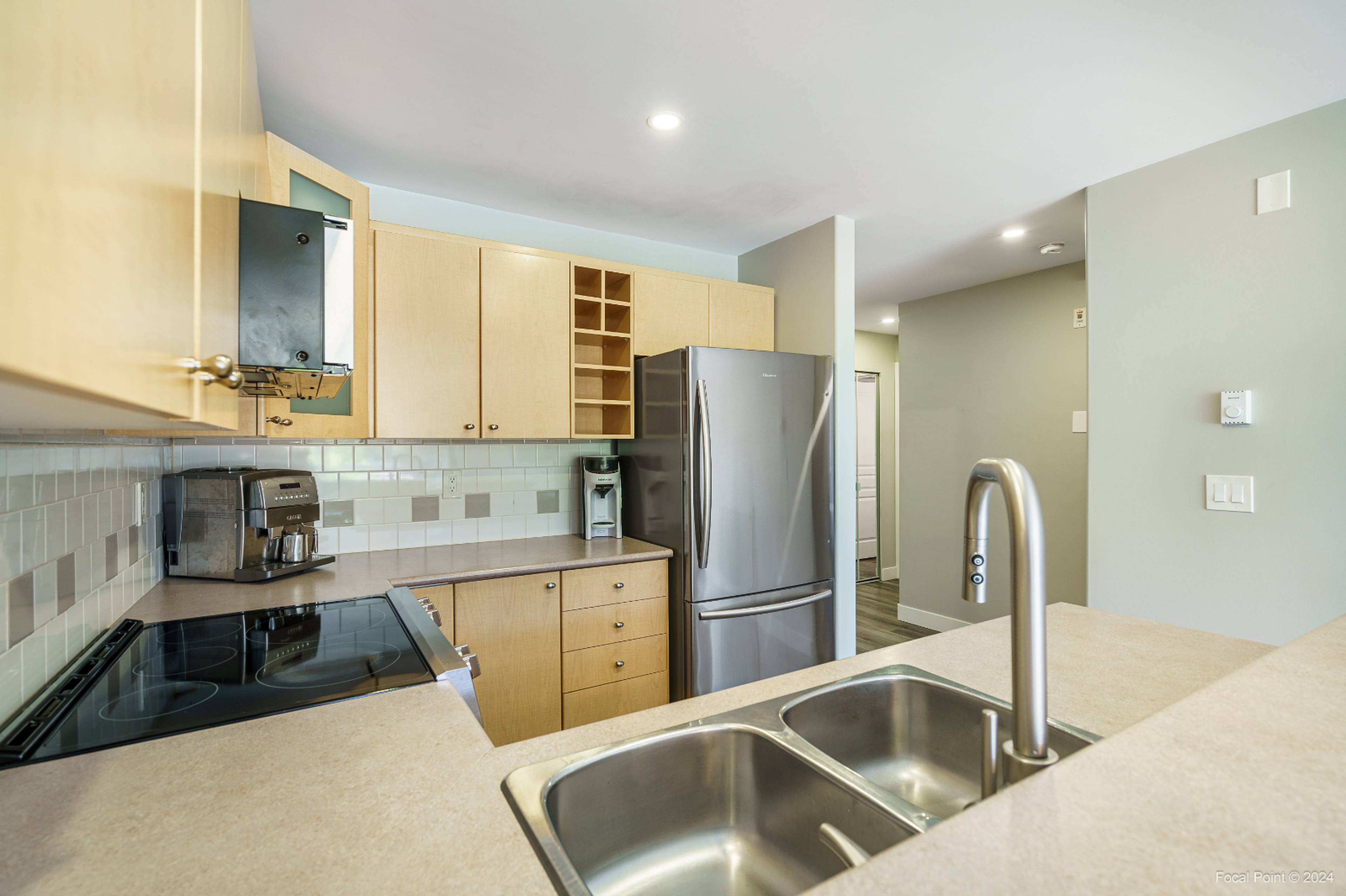 3122 St Johns St, Port Moody, BC 1 Bedroom Apartment for Rent liv.rent