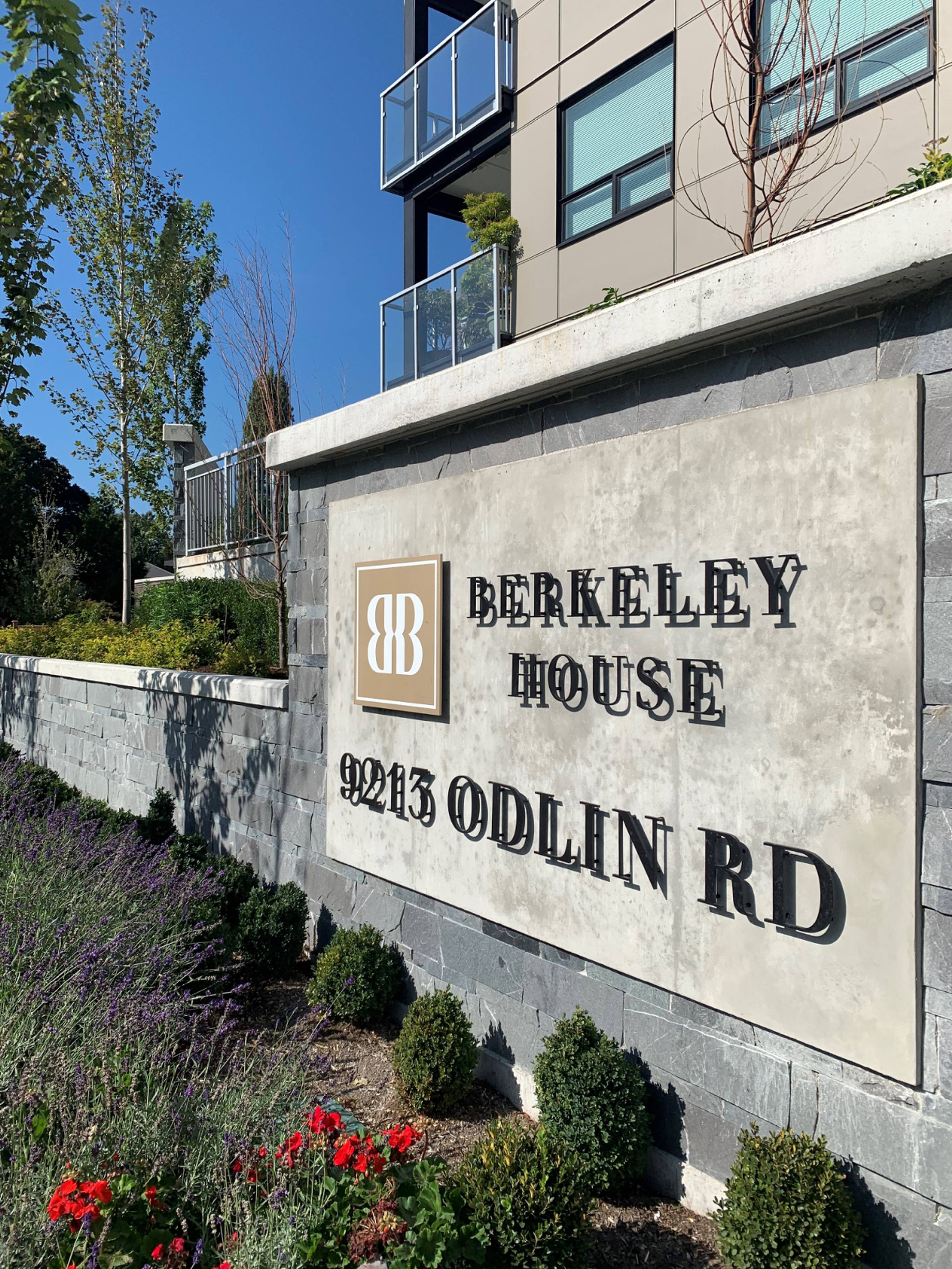 2 ch.  · 1 s. de bains for rent $2,500 / mois