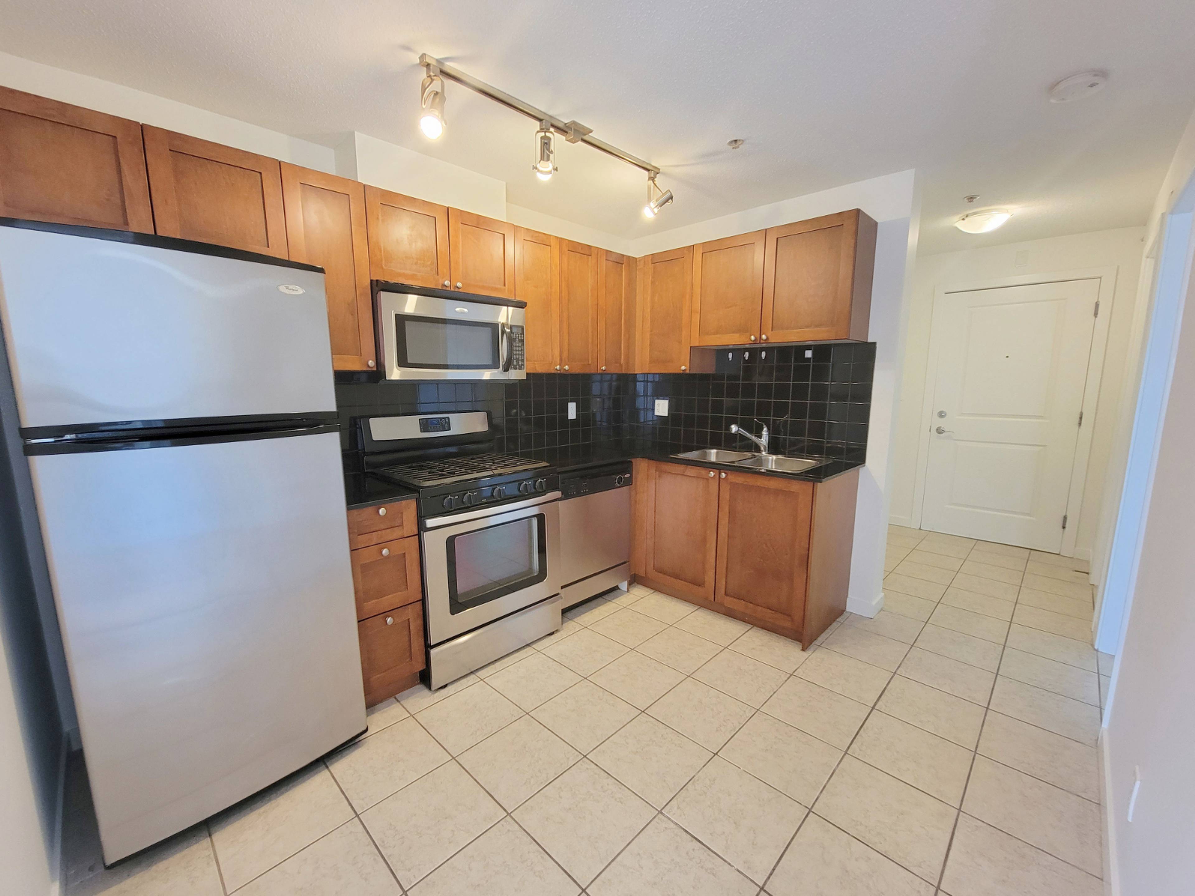 2 Bed  · 1 Bath for rent $2,300 / month
