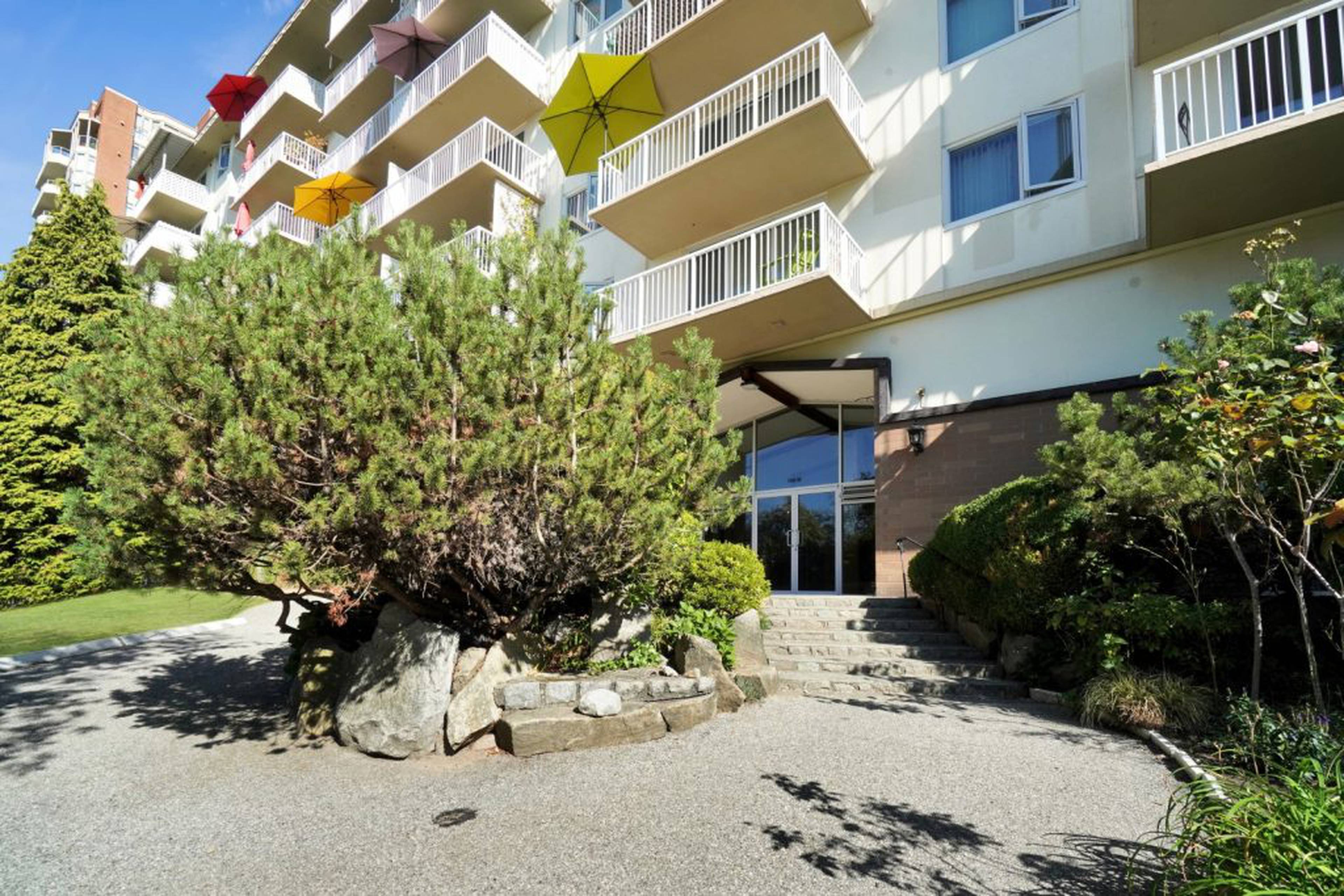 2 室  · 1 卫 for rent $3,070 / 月