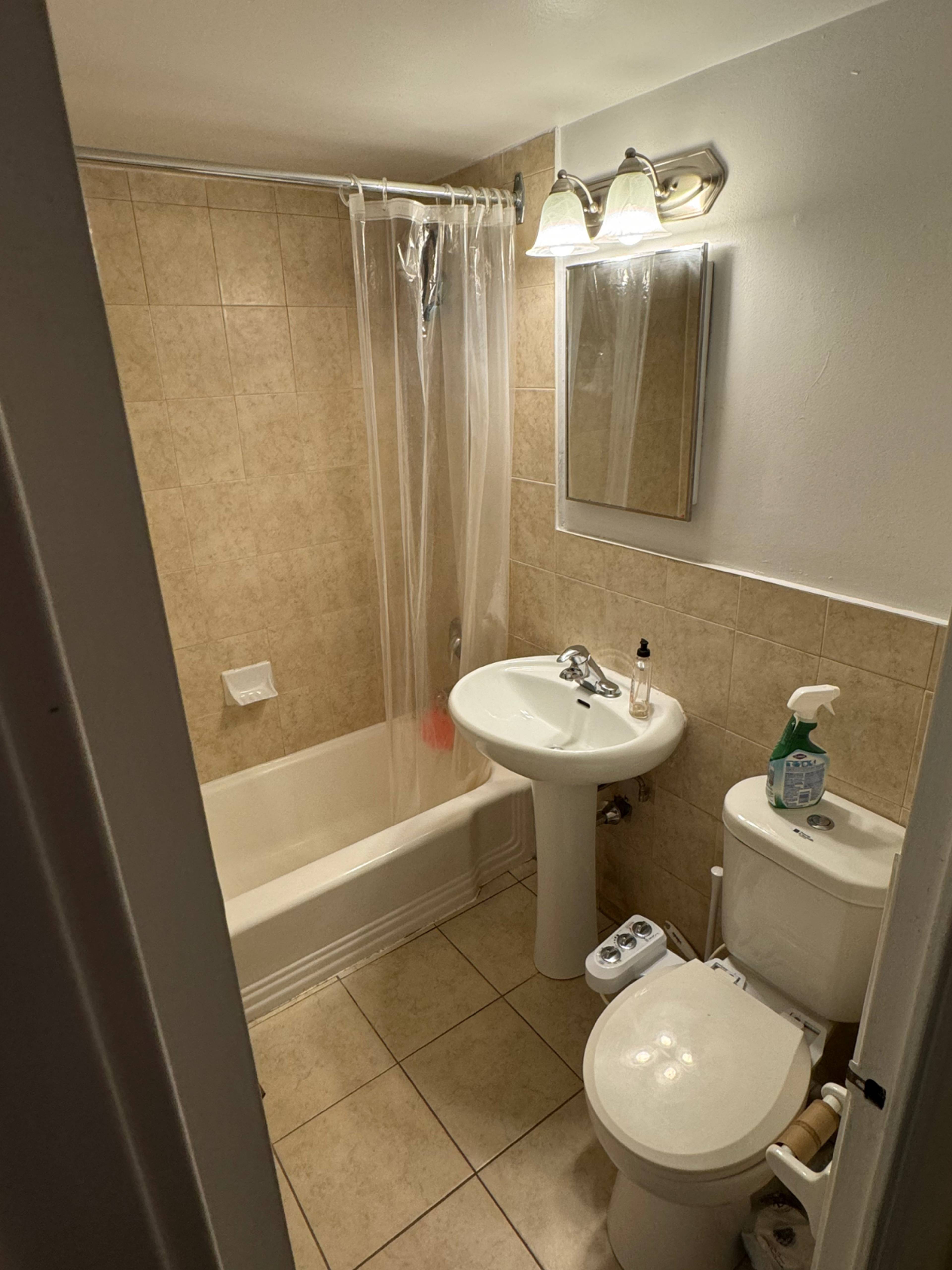 50 Prince Arthur Ave, Toronto, ON 1 Bedroom Apartment for Rent liv.rent