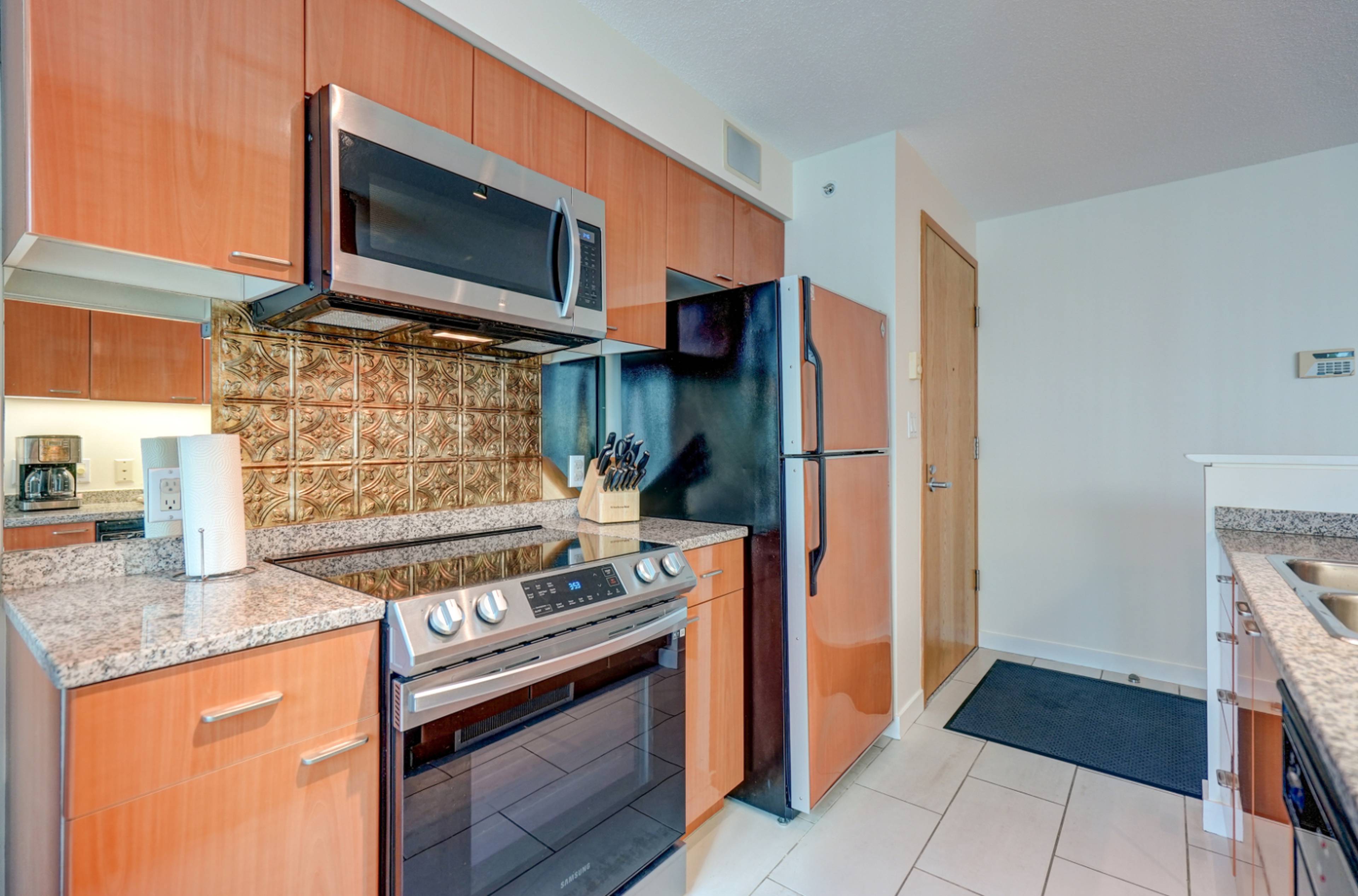 1288 W Georgia St 5