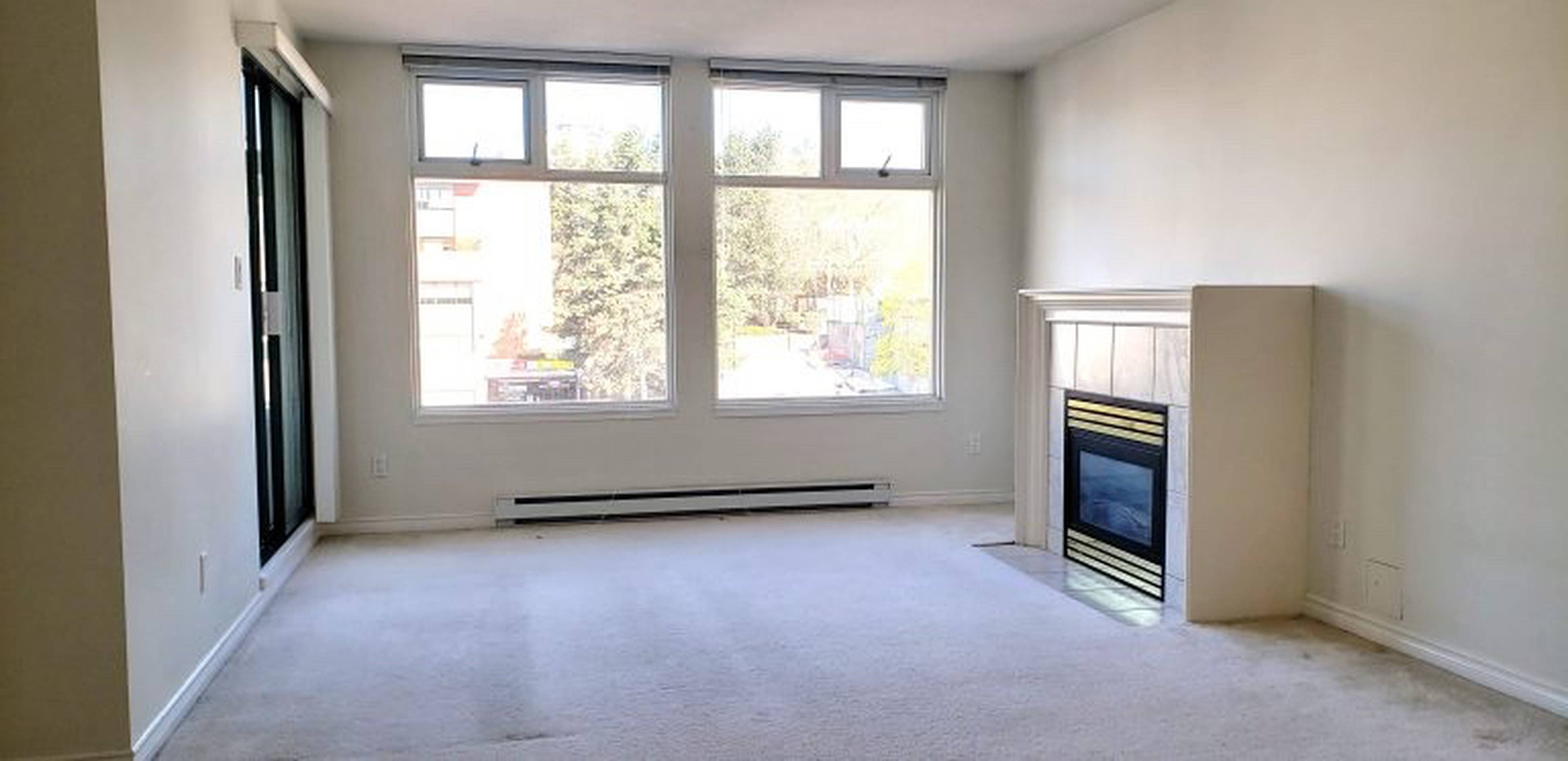 1 ch.  · 1 s. de bains for rent $2,000 / mois