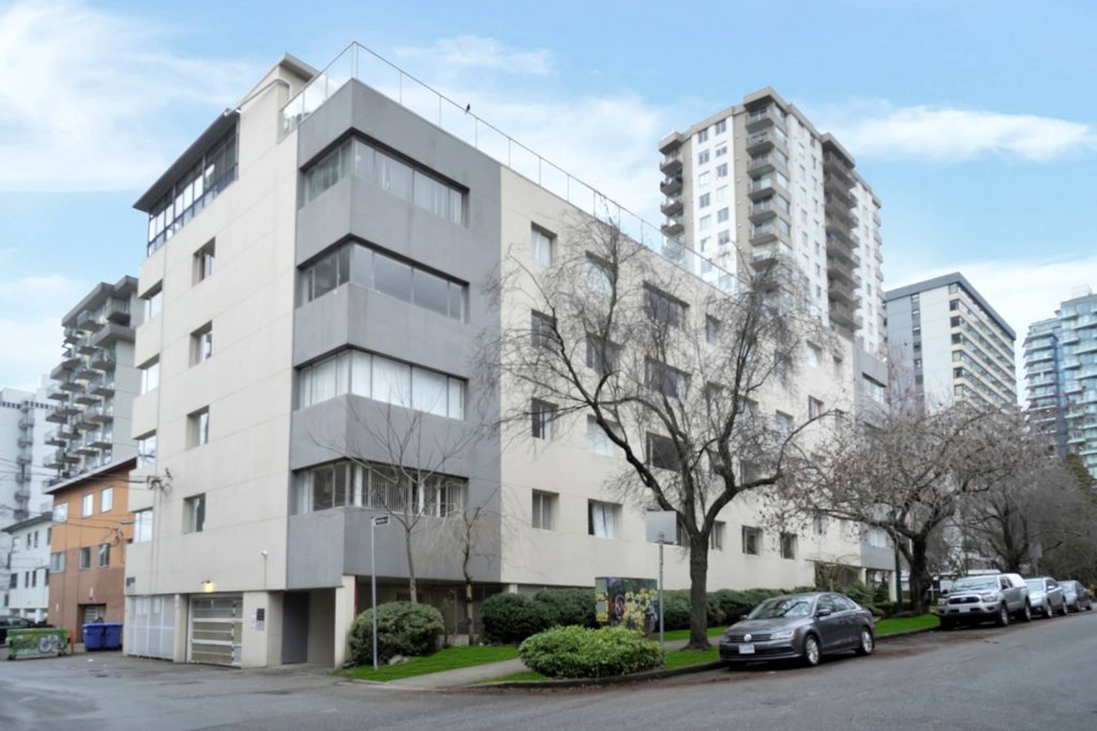 2 Bed  · 1 Bath for rent $3,233 / month