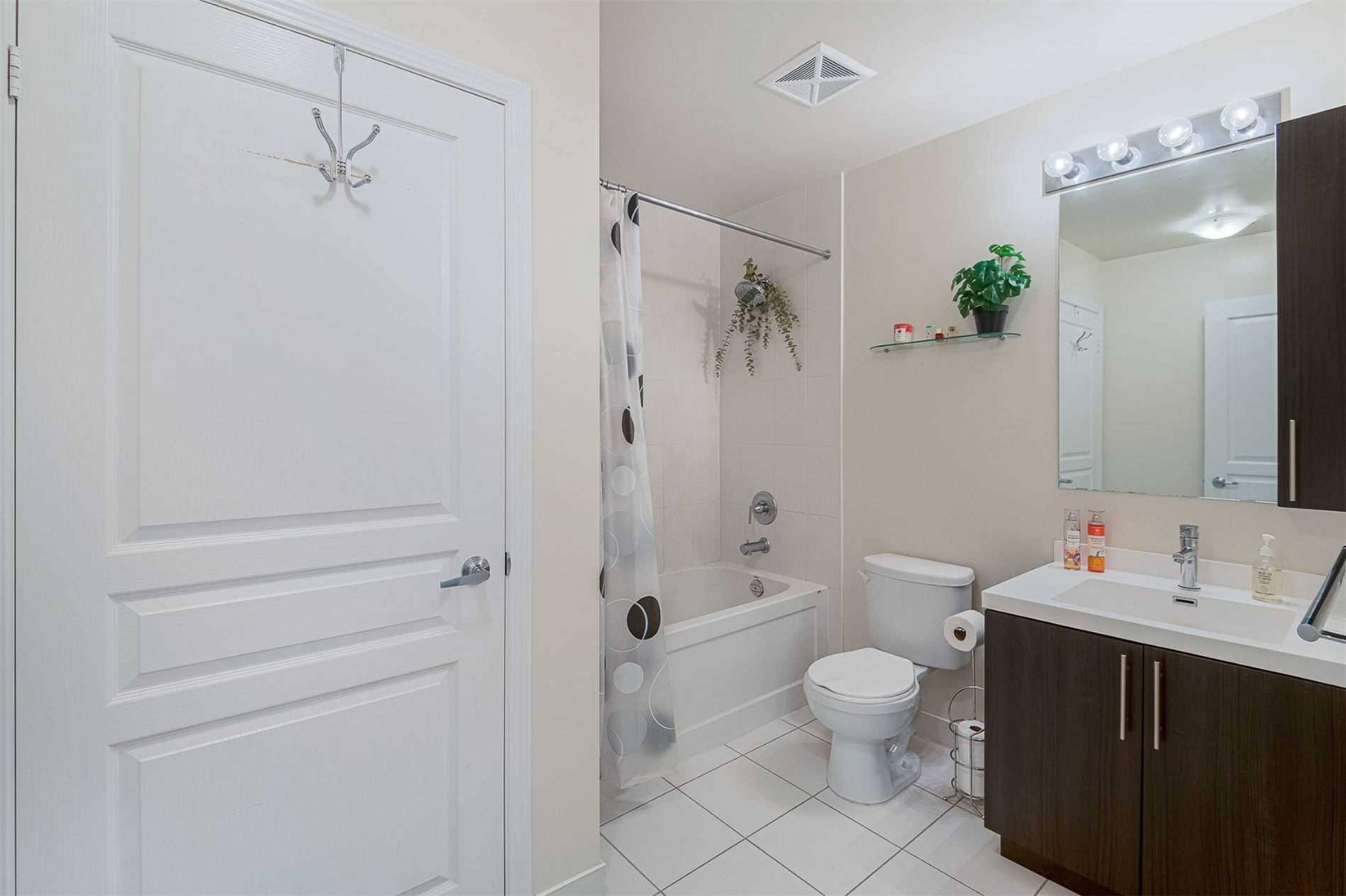 15 Greenview Ave, Toronto, ON 1 Bedroom Apartment for Rent liv.rent