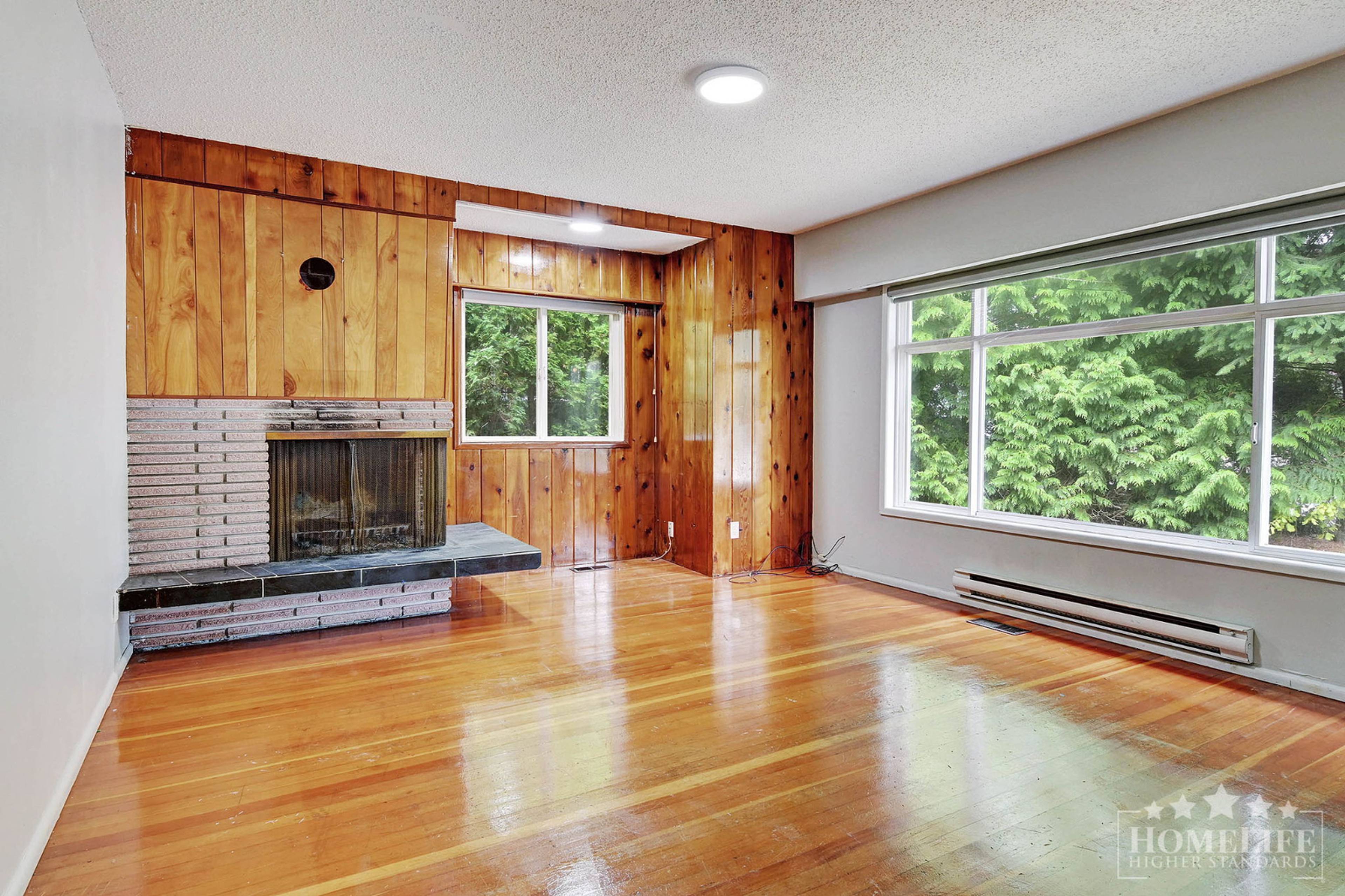 15890 North Bluff Rd, White Rock, BC 3 Bedroom House for Rent liv.rent