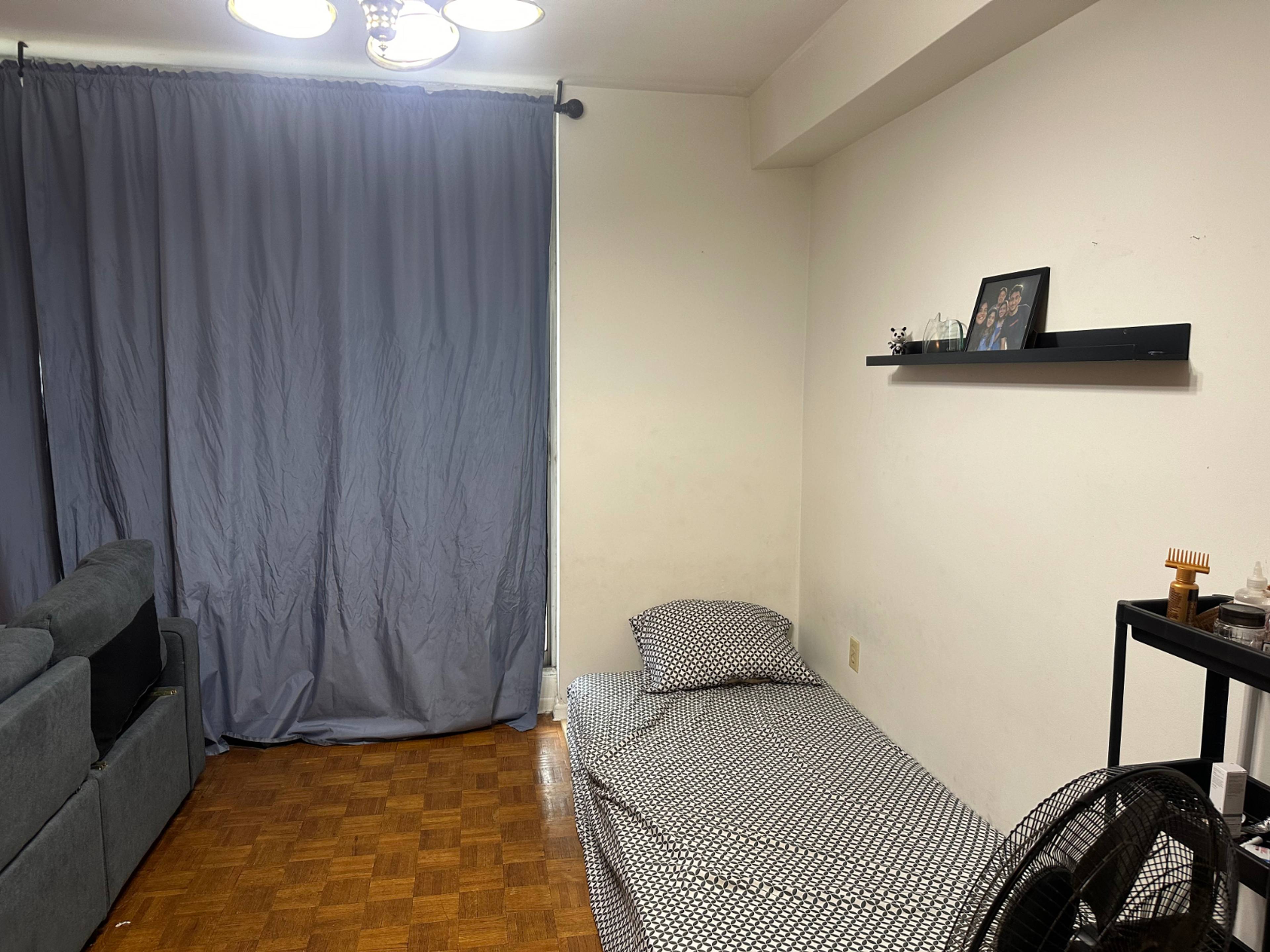 Apartment 814 1 Massey Sq, Toronto, ON Furnished Room for Rent liv.rent