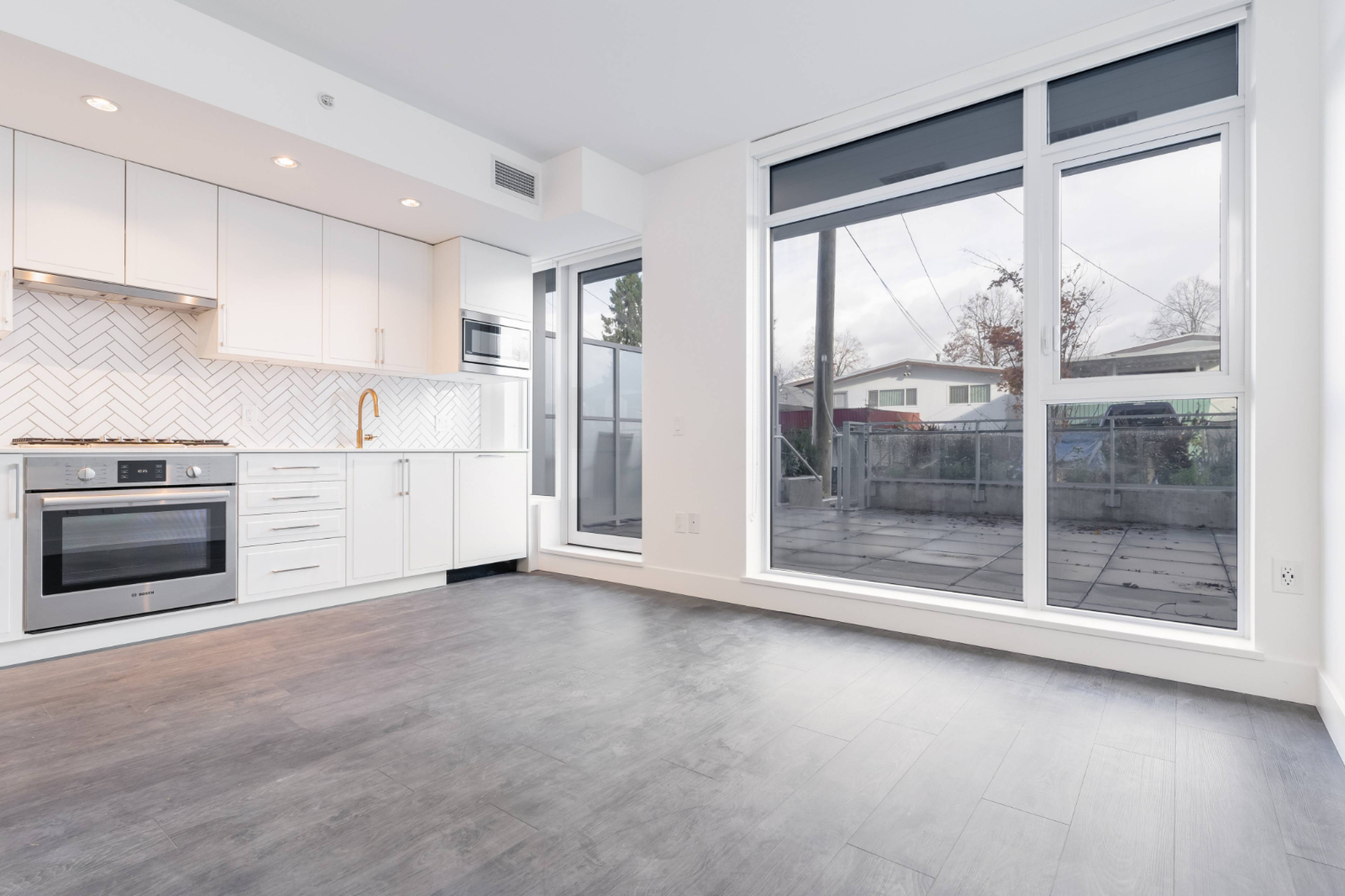 204 2435 Kingsway, Vancouver, BC 1 Bedroom Apartment for Rent liv