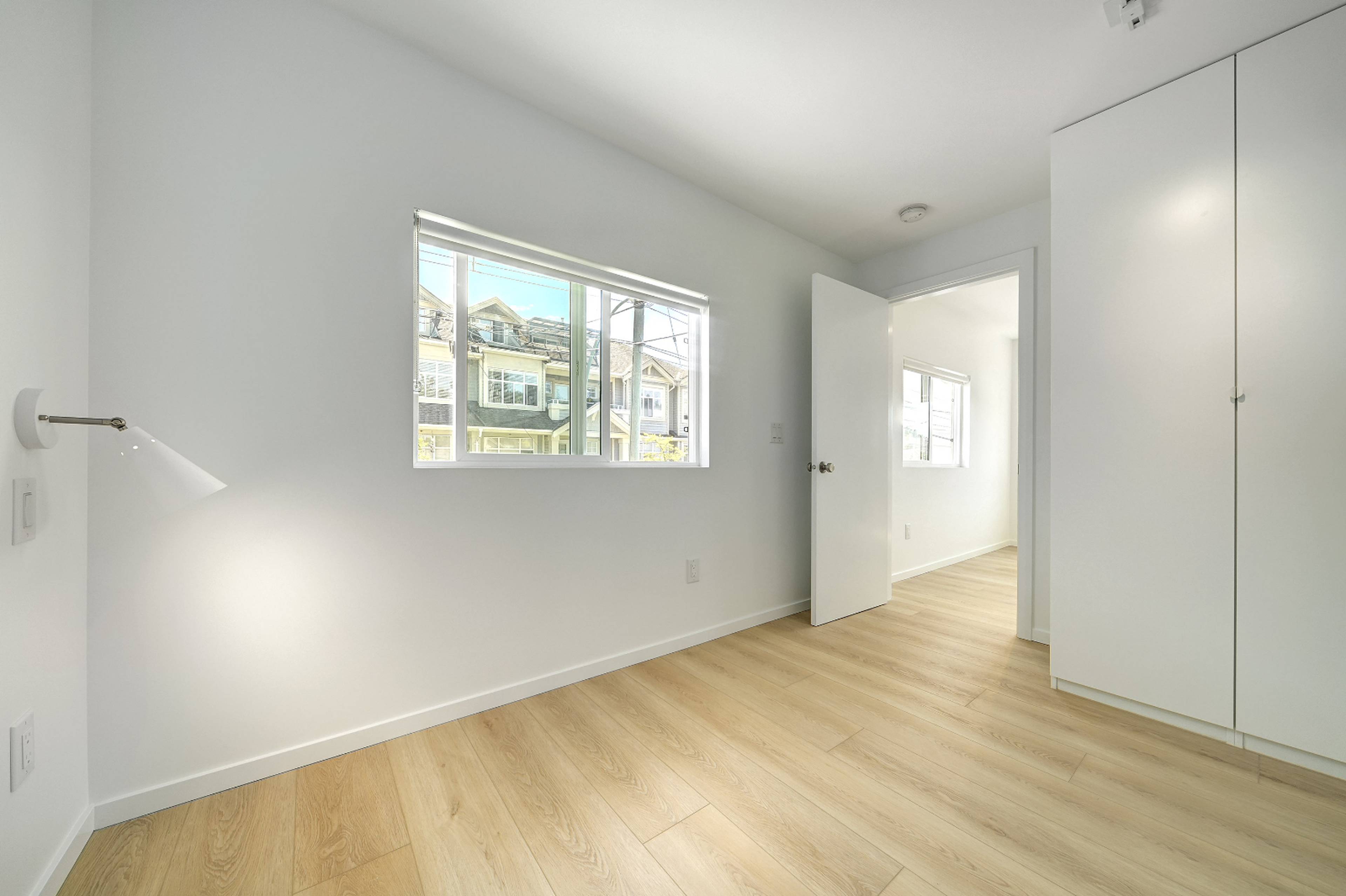 6 849 Maple St, White Rock, BC 1 Bedroom Apartment for Rent liv.rent