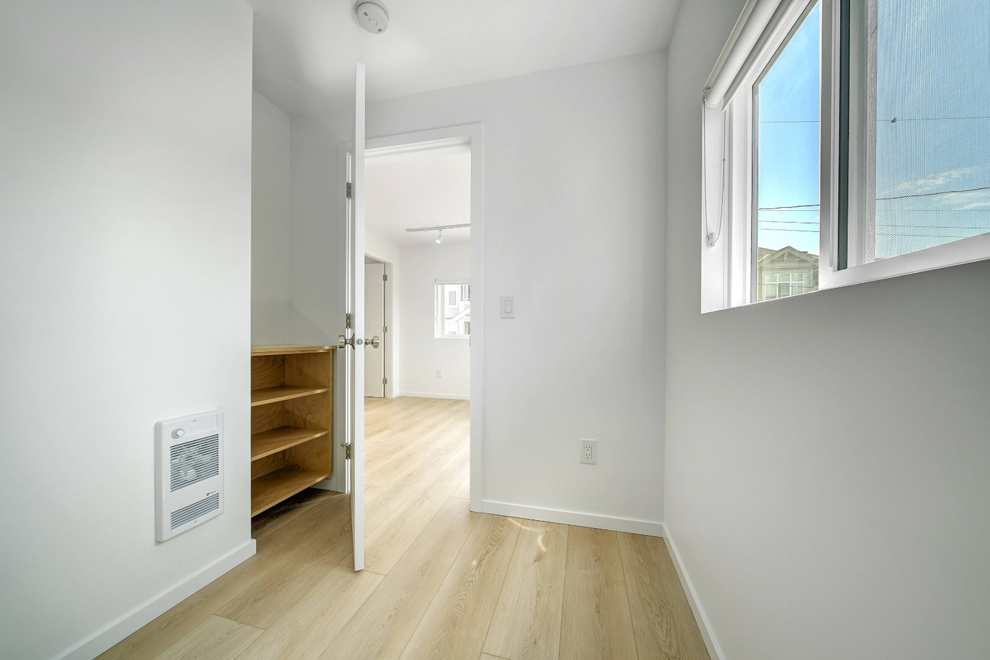 6 849 Maple St, White Rock, BC 1 Bedroom Apartment for Rent liv.rent