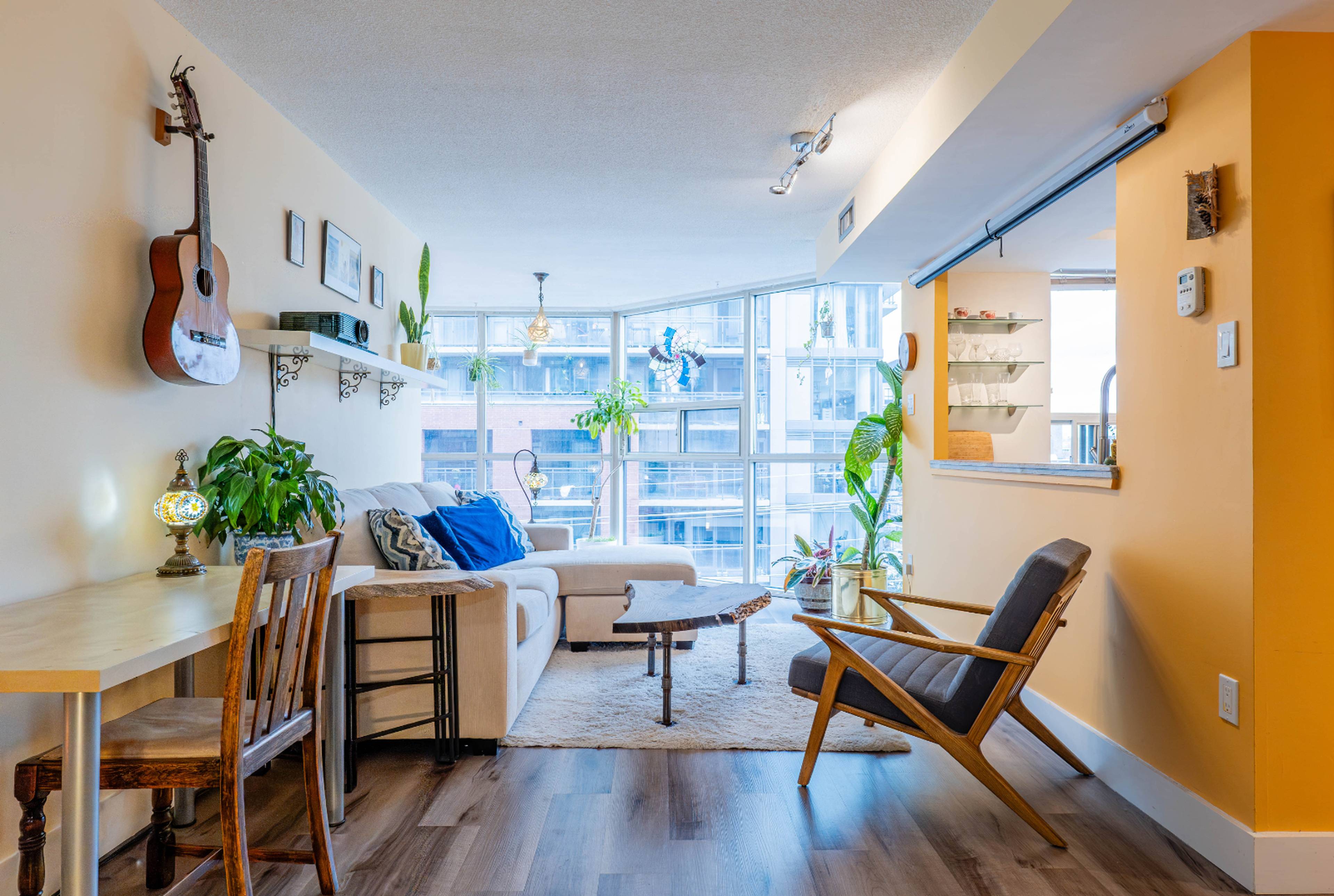 2 室  · 1 卫 for rent $3,575 / 月