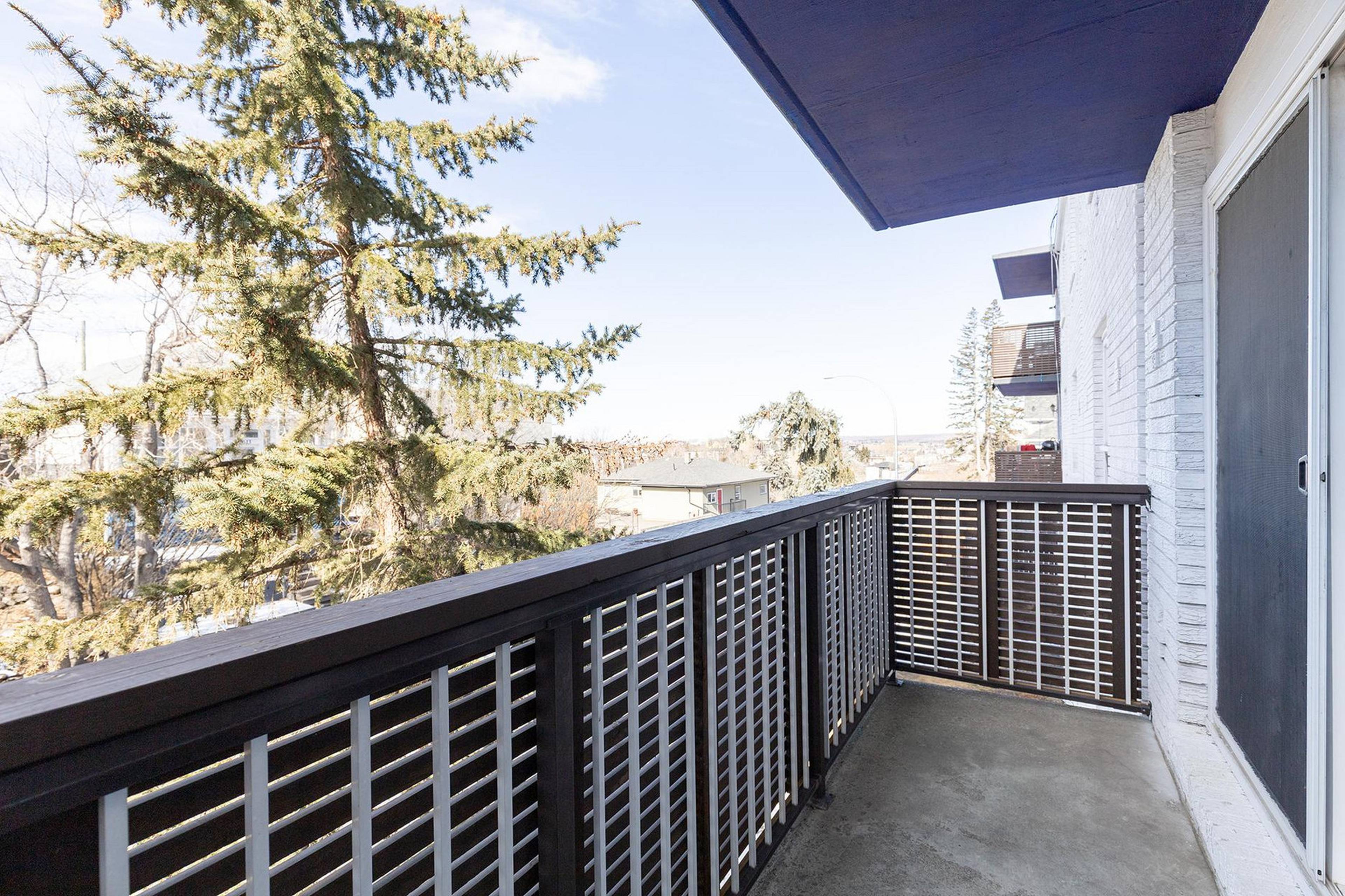 1 ch.  · 1 s. de bains for rent $1,325 / mois