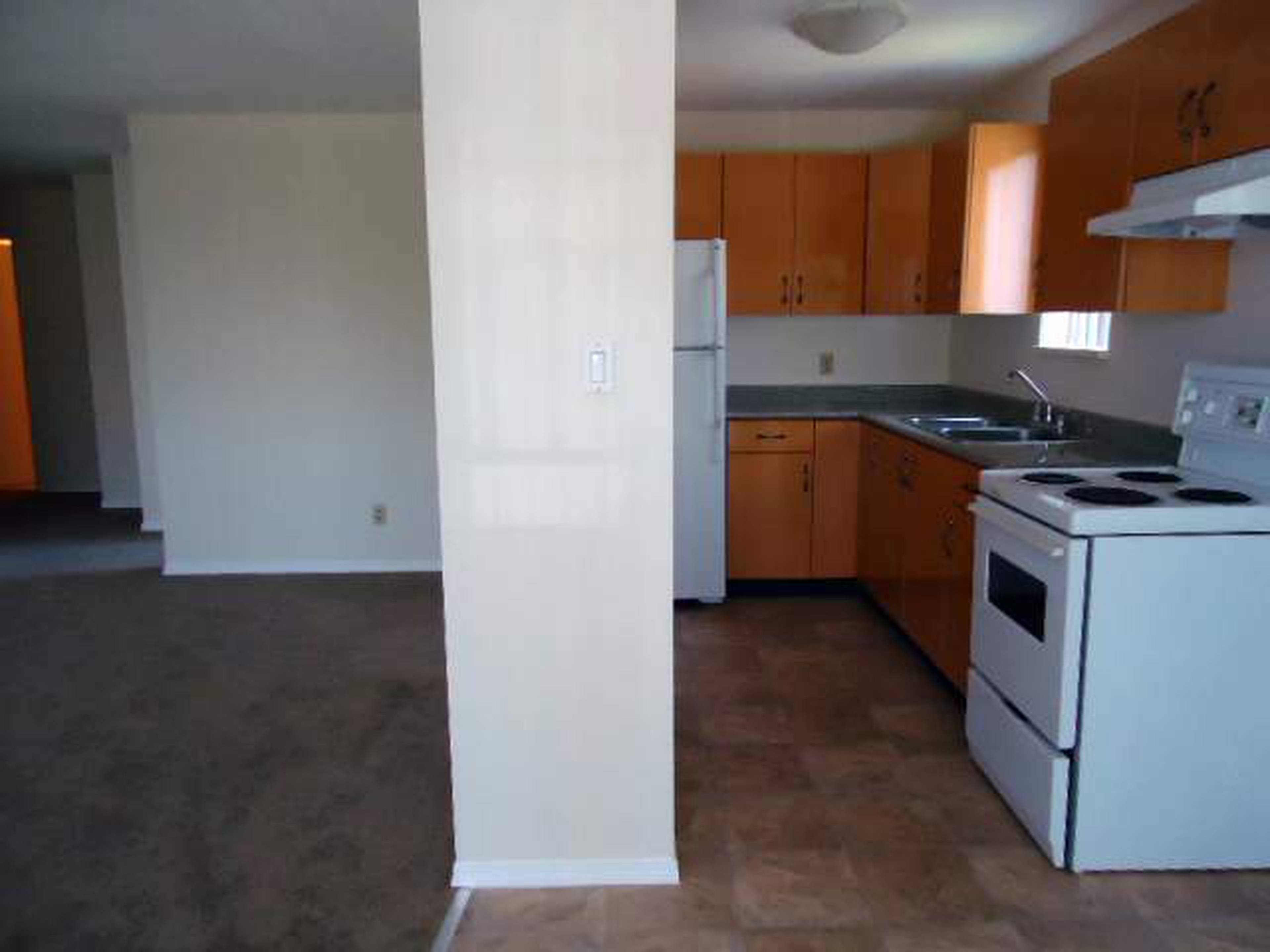 2 ch.  · 1 s. de bains for rent $1,700 / mois