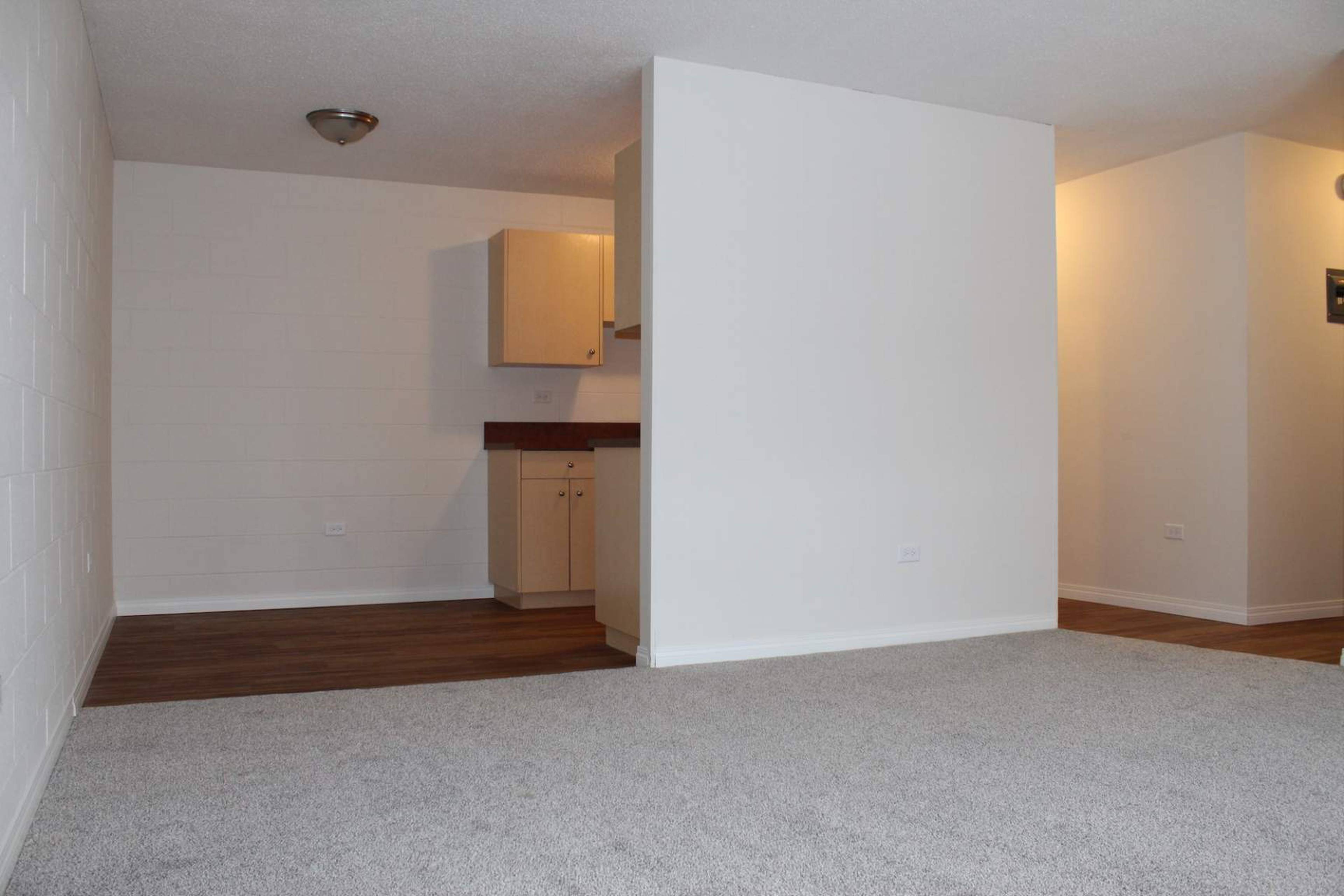 2 室  · 1 卫 for rent $1,525 / 月