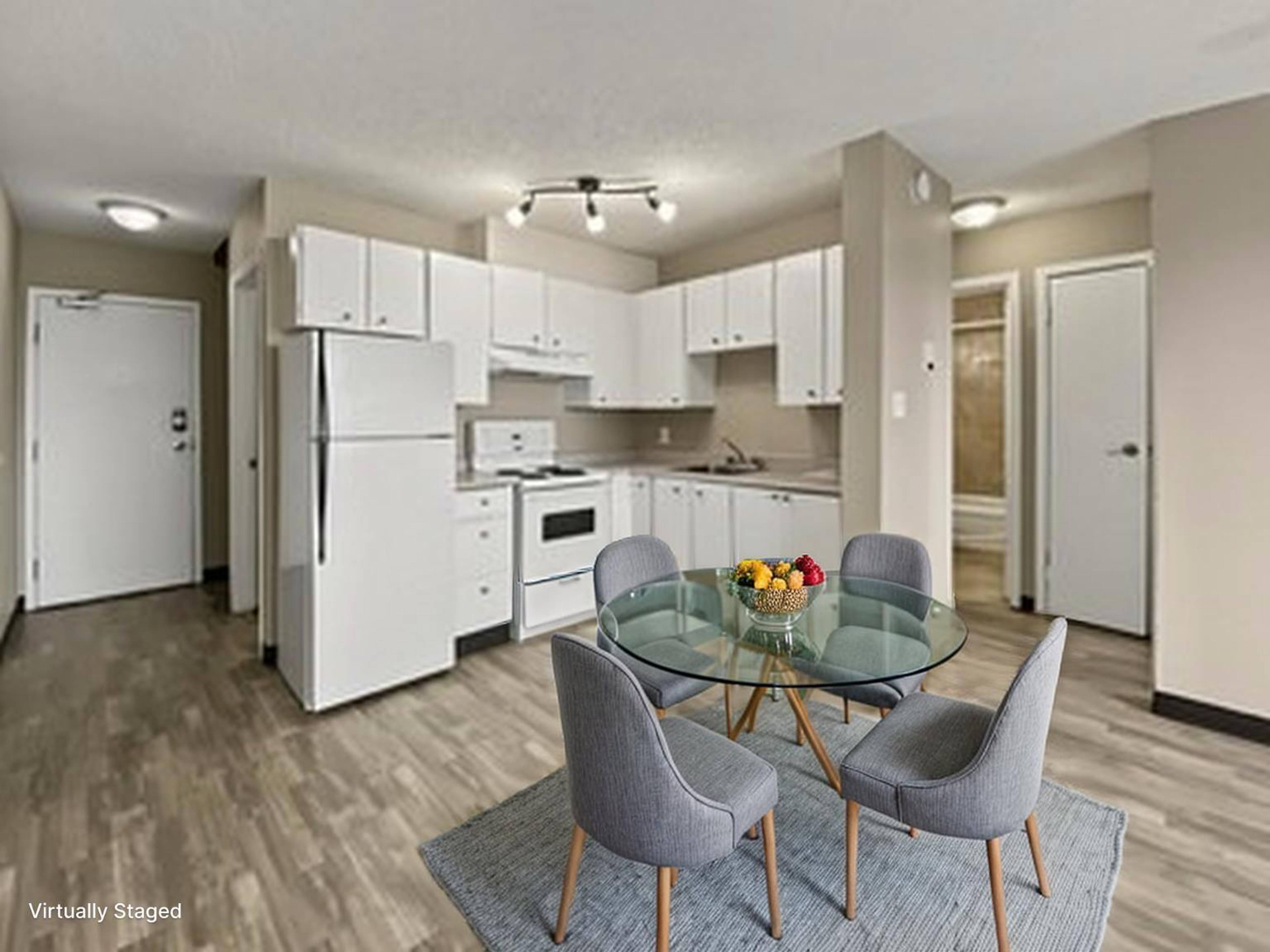 2 室  · 1 卫 for rent $975 / 月