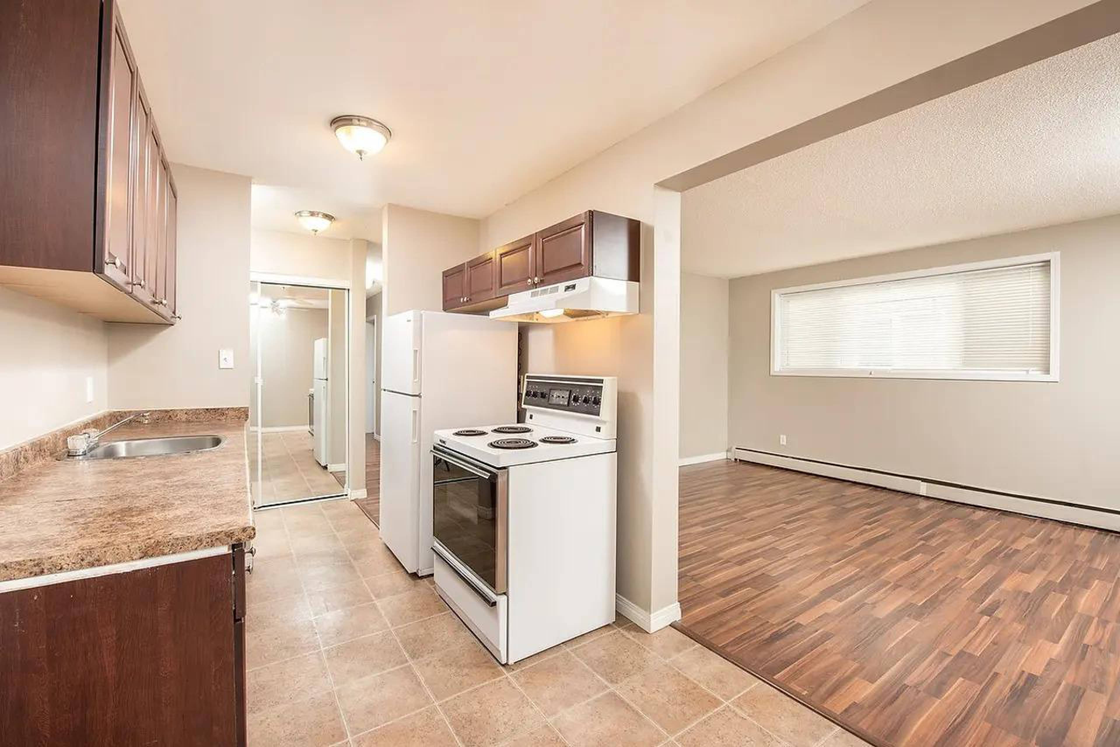 2 ch.  · 1 s. de bains for rent $1,349 / mois