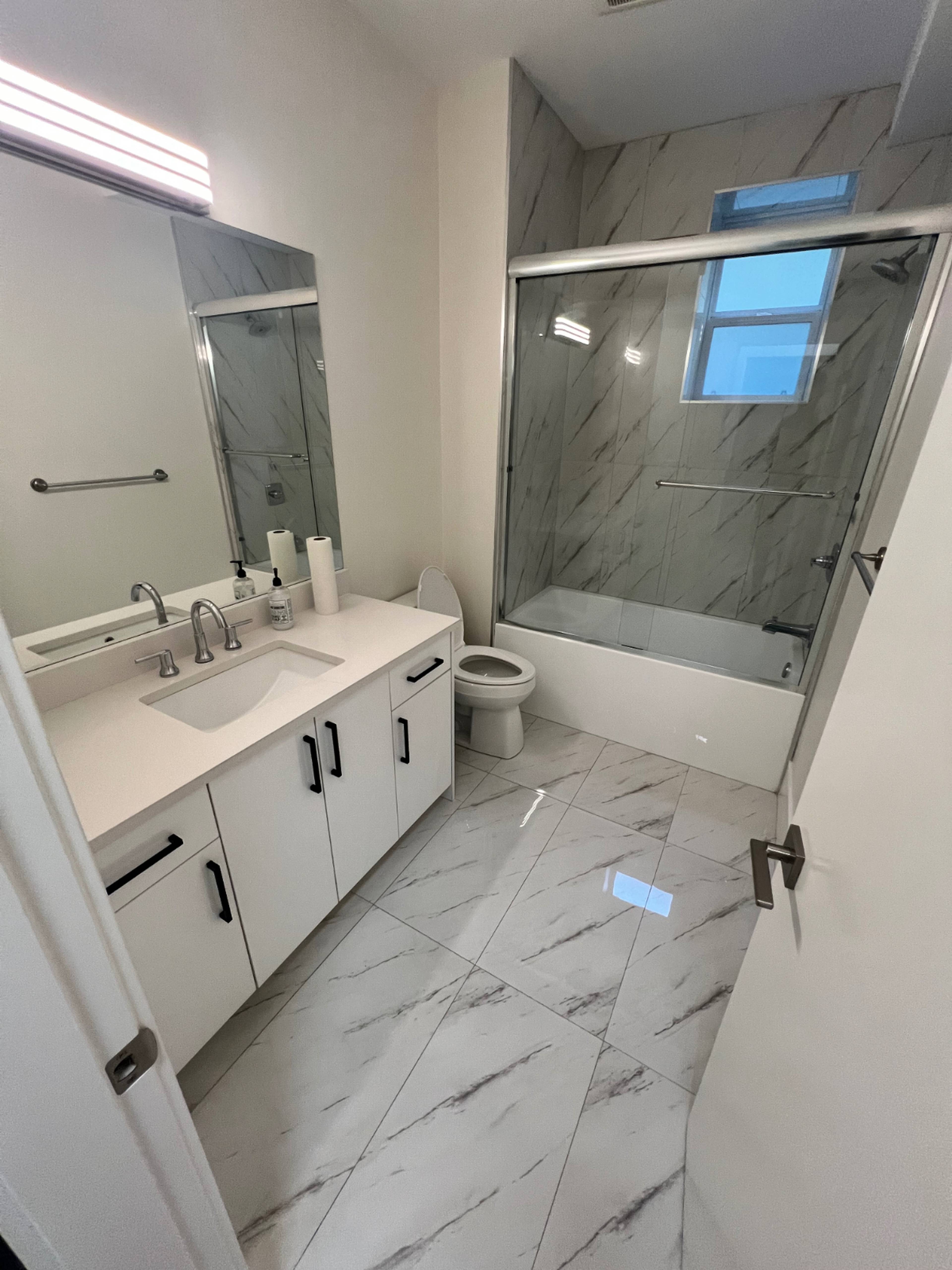 14475 mann park crescent, white rock, BC 1 Bedroom Room for Rent