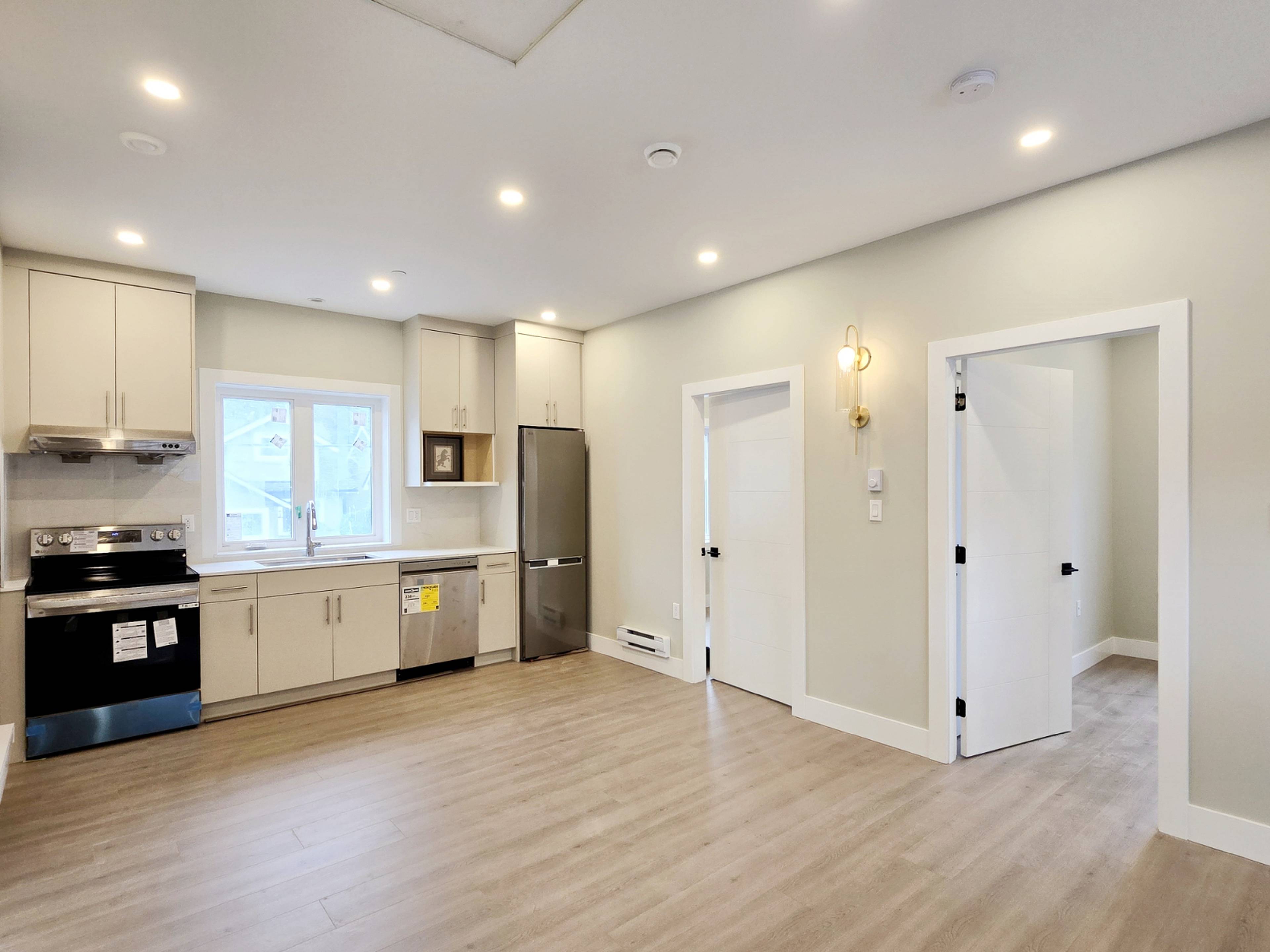 Laneway 3050 W 11th Ave, Vancouver, BC 3 Bedroom Room for Rent