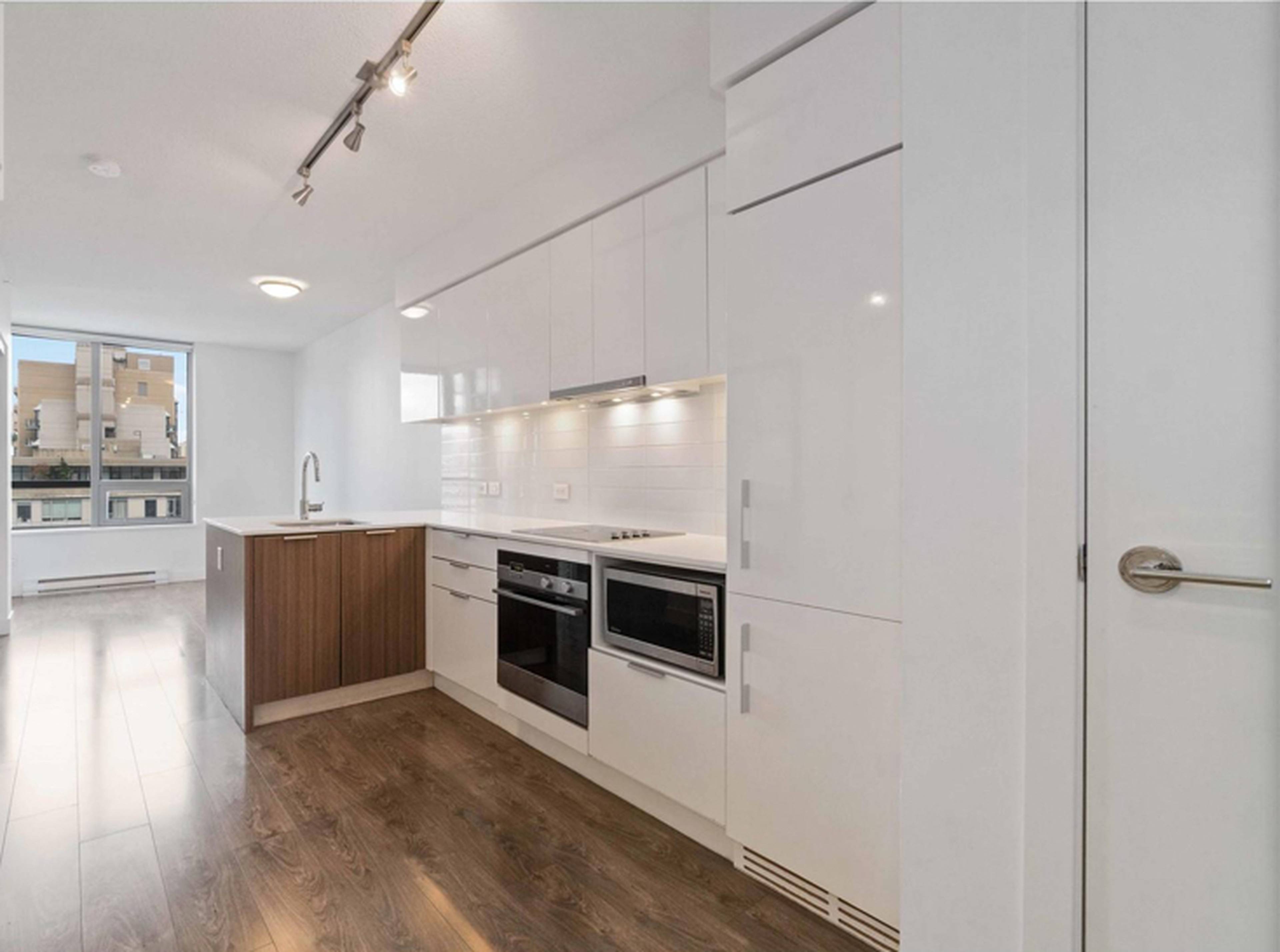 2003 1308 Hornby St, Vancouver, BC 1 Bedroom Apartment for Rent