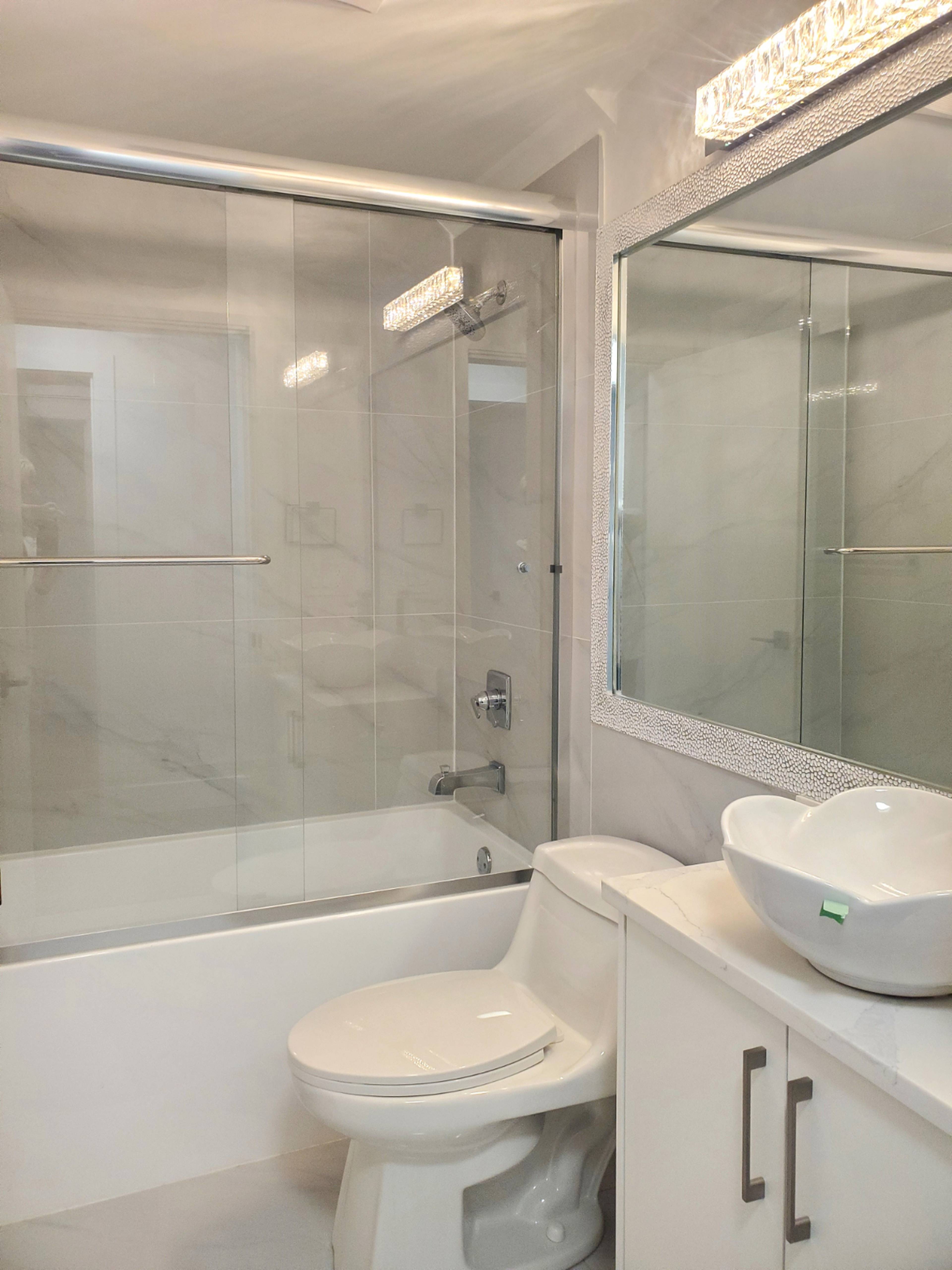 1705 (Basement A) 167 Street, White Rock, White Rock, BC 2 Bedroom