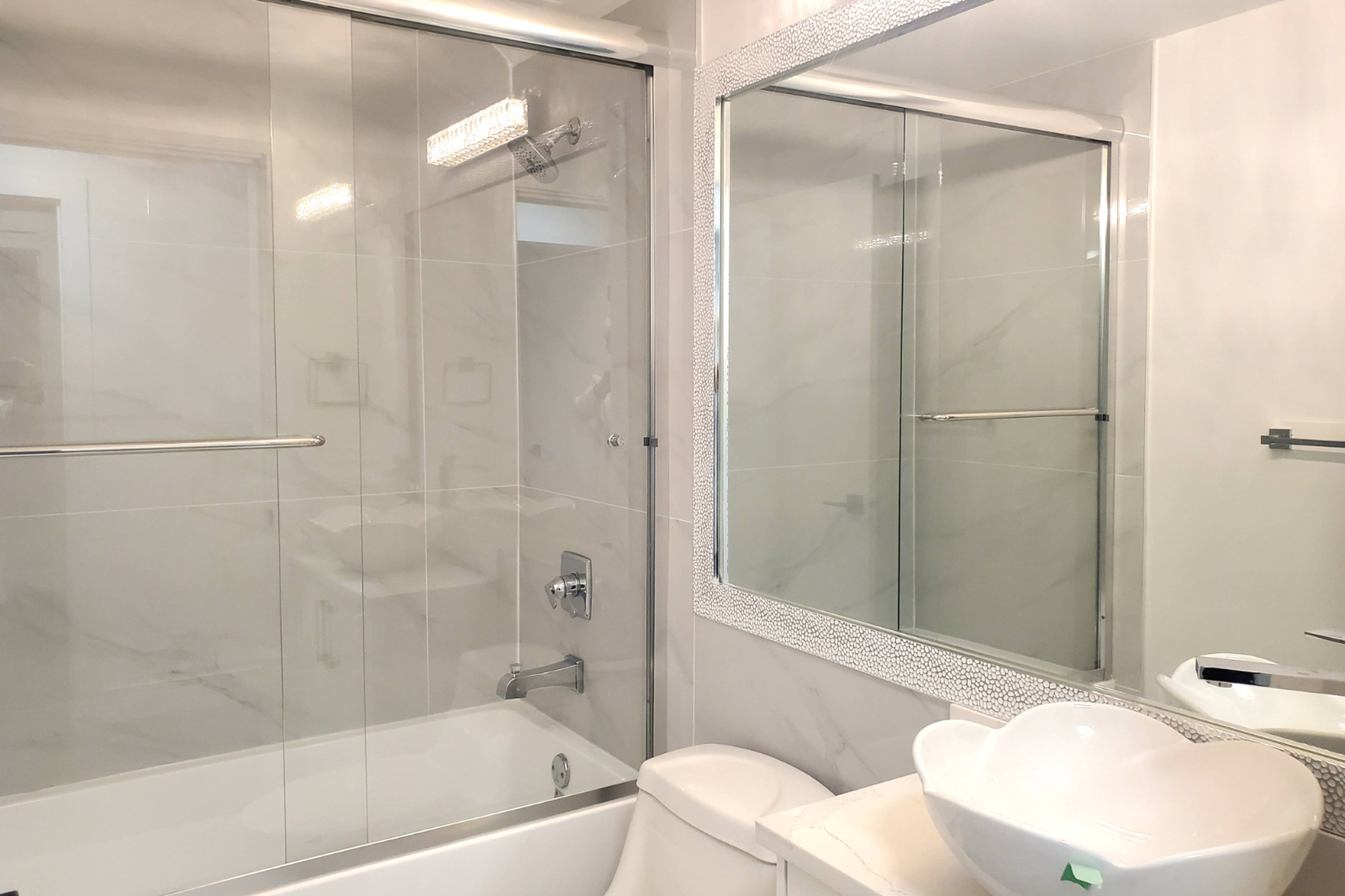 1705 (Basement A) 167 Street, White Rock, White Rock, BC 2 Bedroom