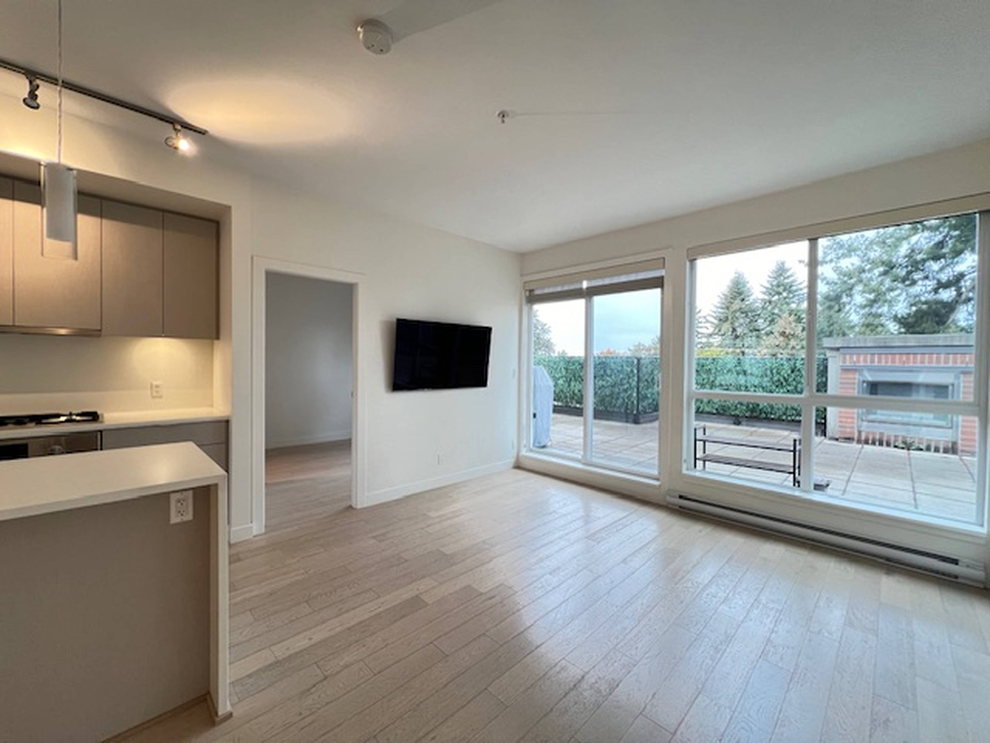 PH5 5555 Dunbar Street, Vancouver, BC 3 Bedroom Apartment for Rent