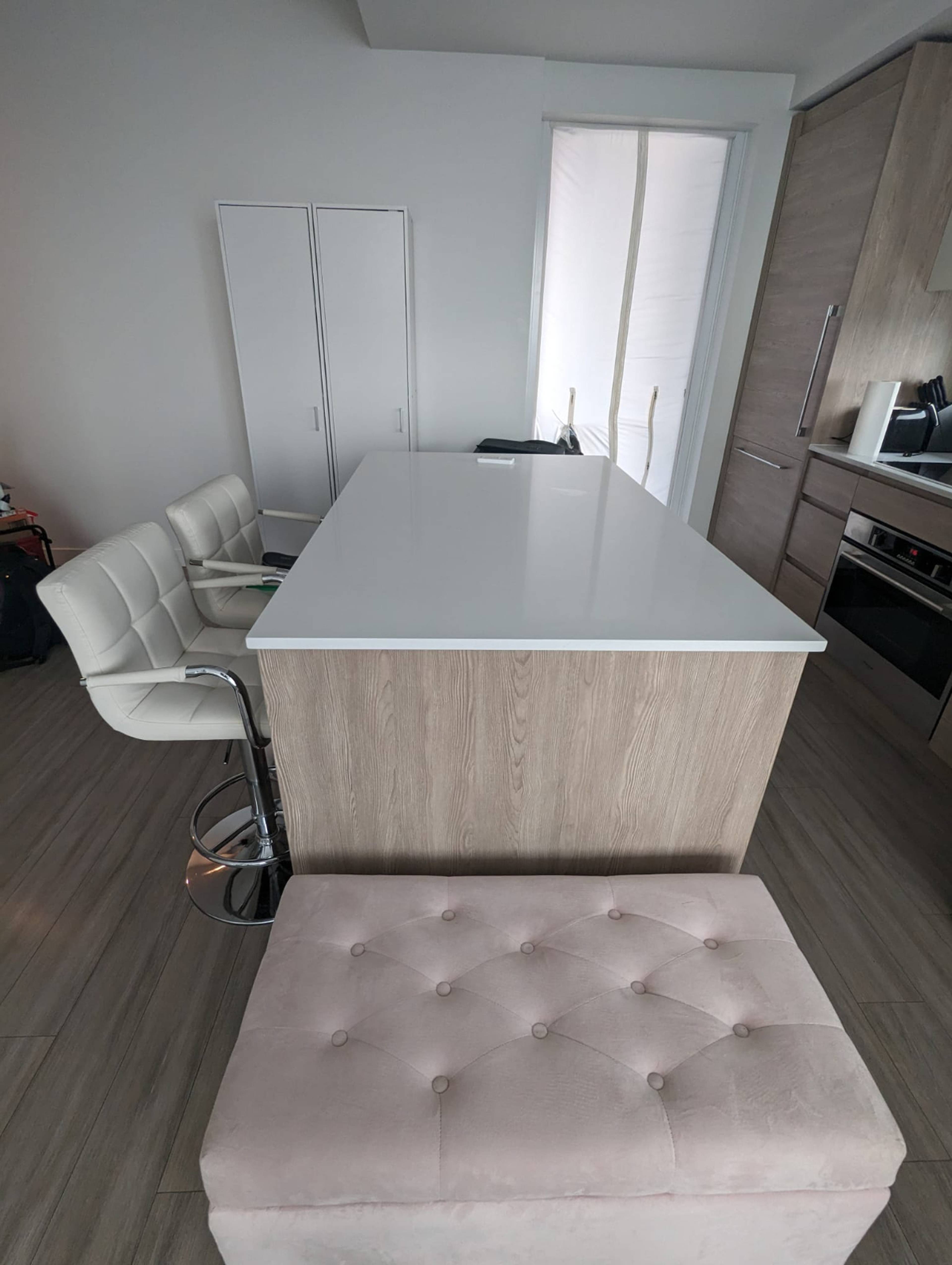 13615 Fraser Hwy, Surrey, BC Furnished Room for Rent liv.rent