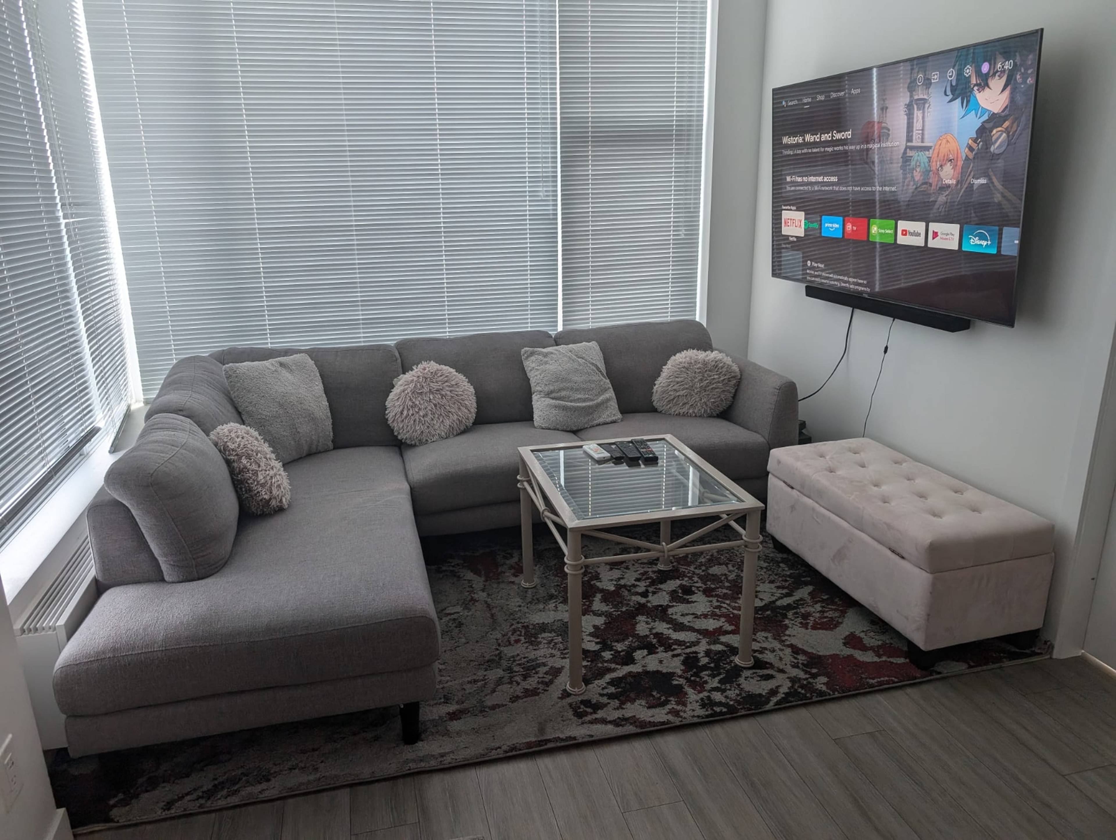 13615 Fraser Hwy, Surrey, BC Furnished Room for Rent liv.rent