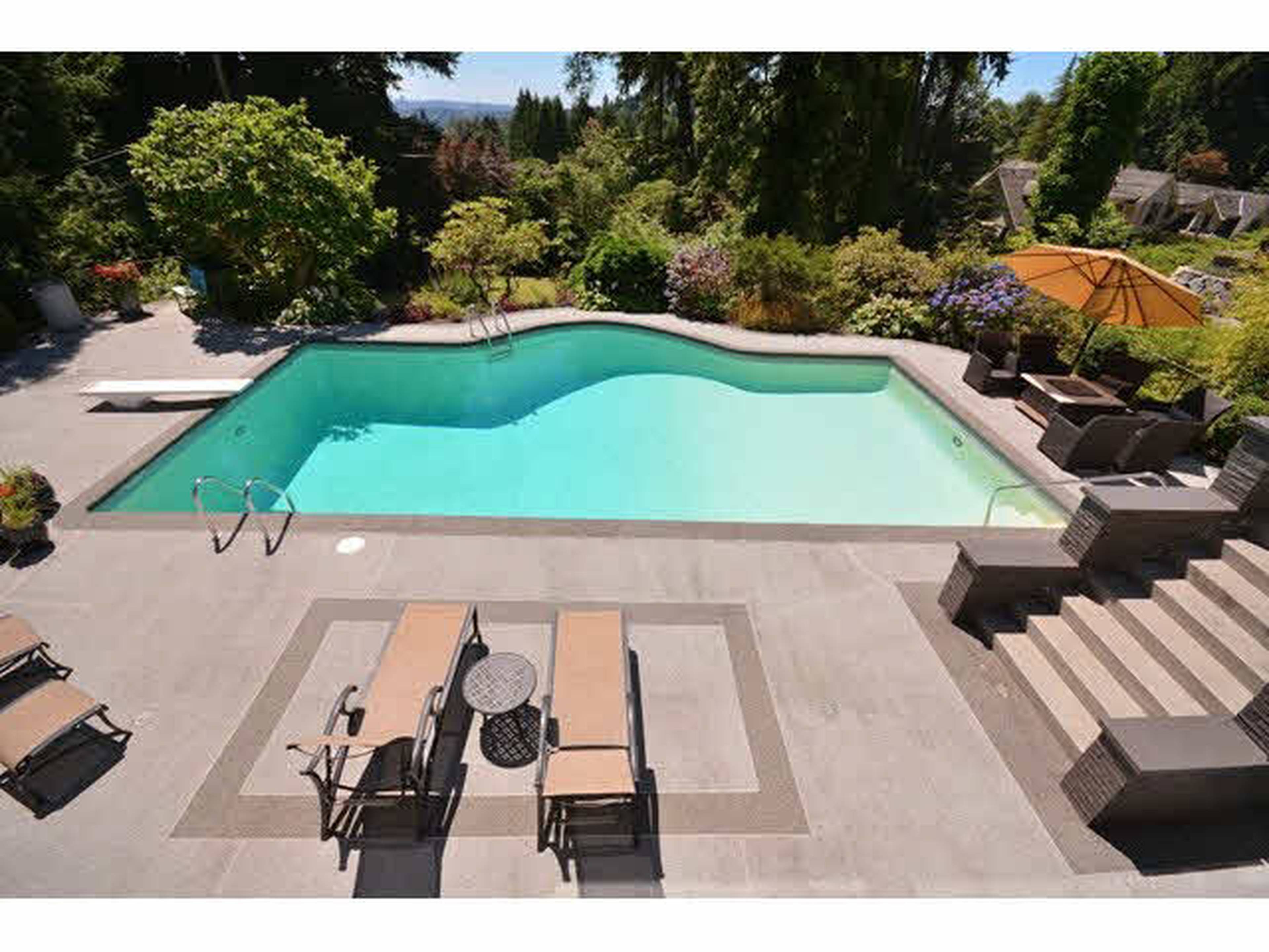 680 Parkside Rd, West Vancouver, BC 5 Bedroom House for Rent liv.rent