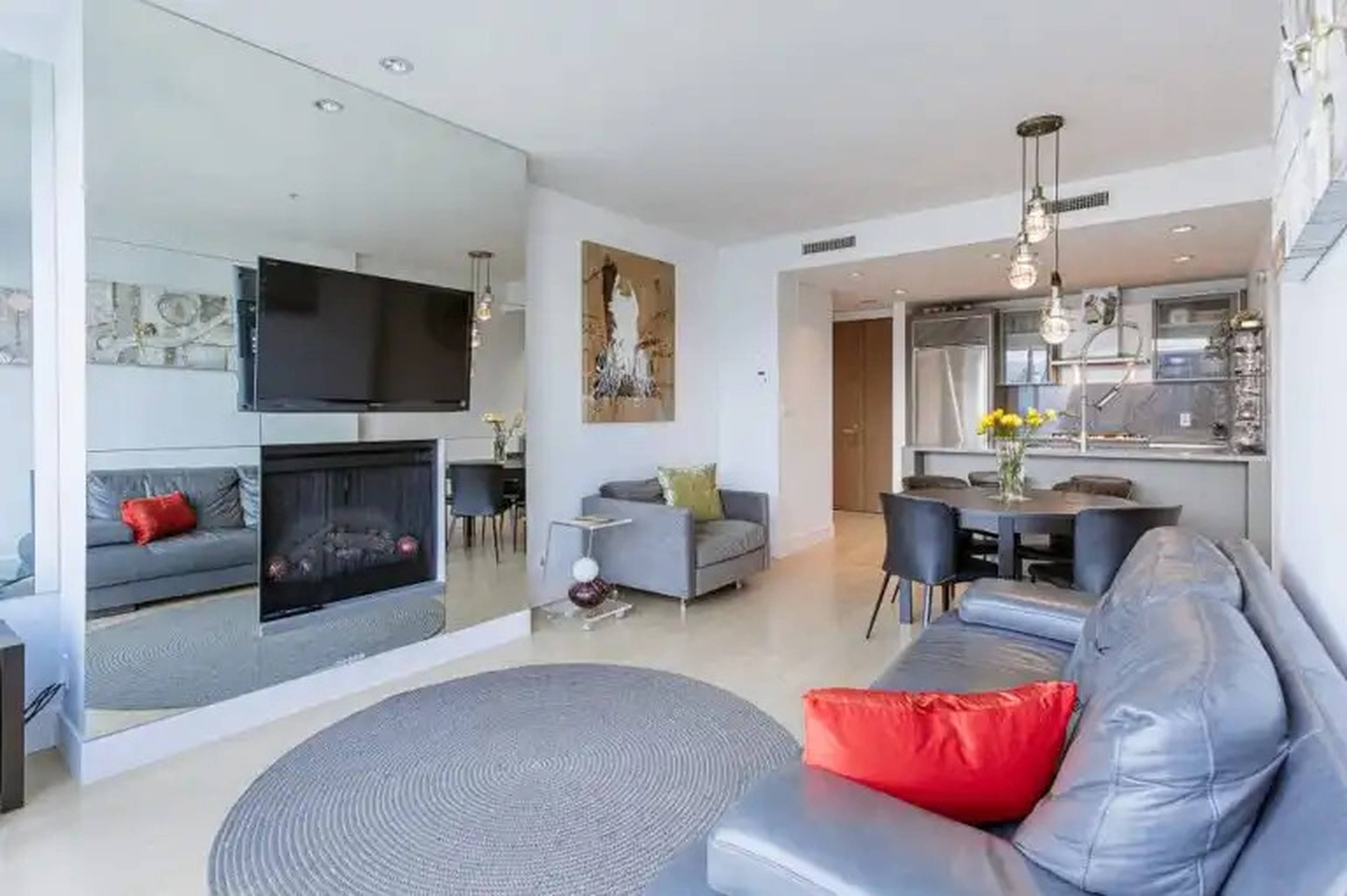 1 室  · 1 卫 for rent $3,850 / 月