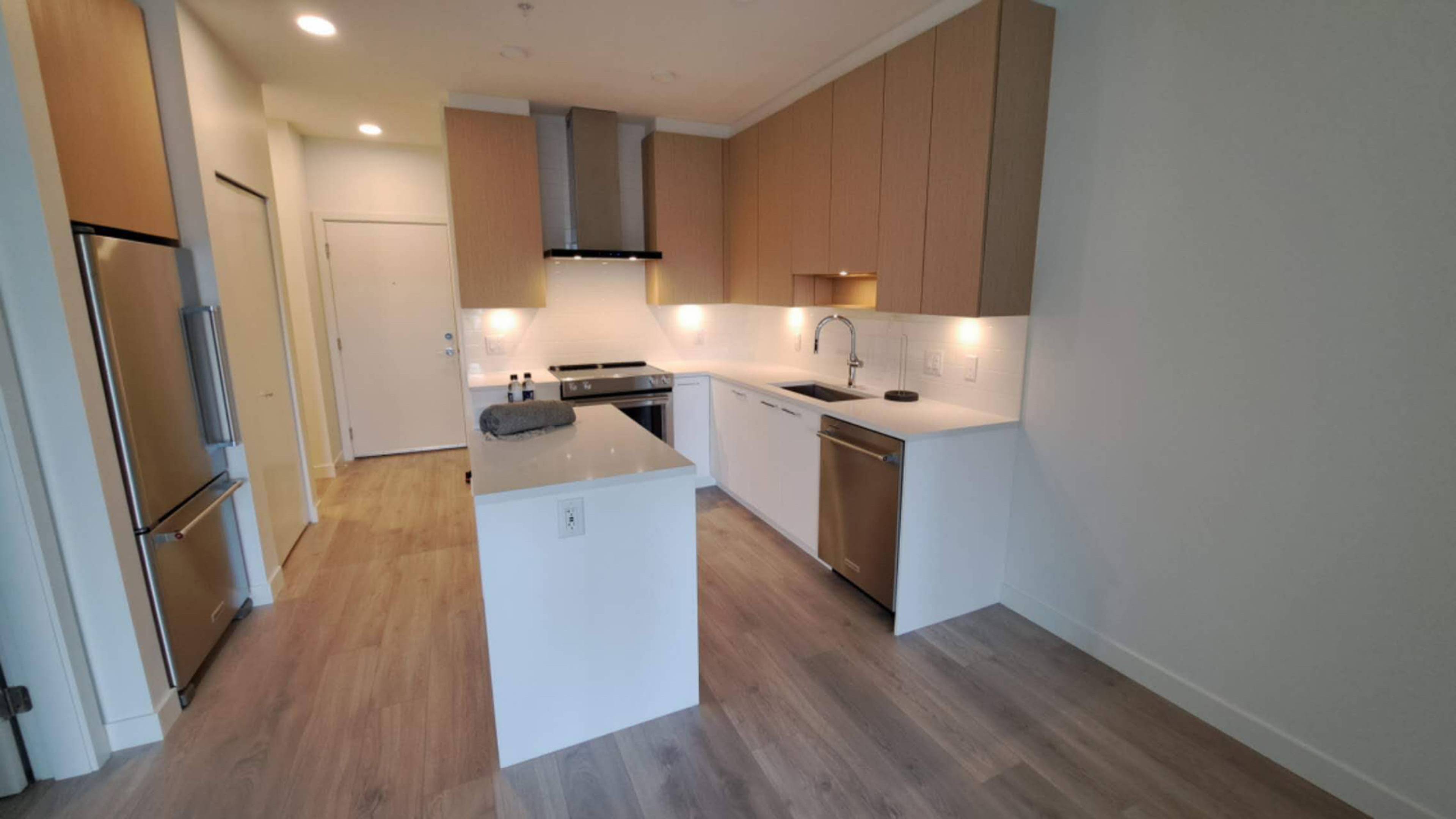 1 室  · 1 卫 for rent $2,200 / 月