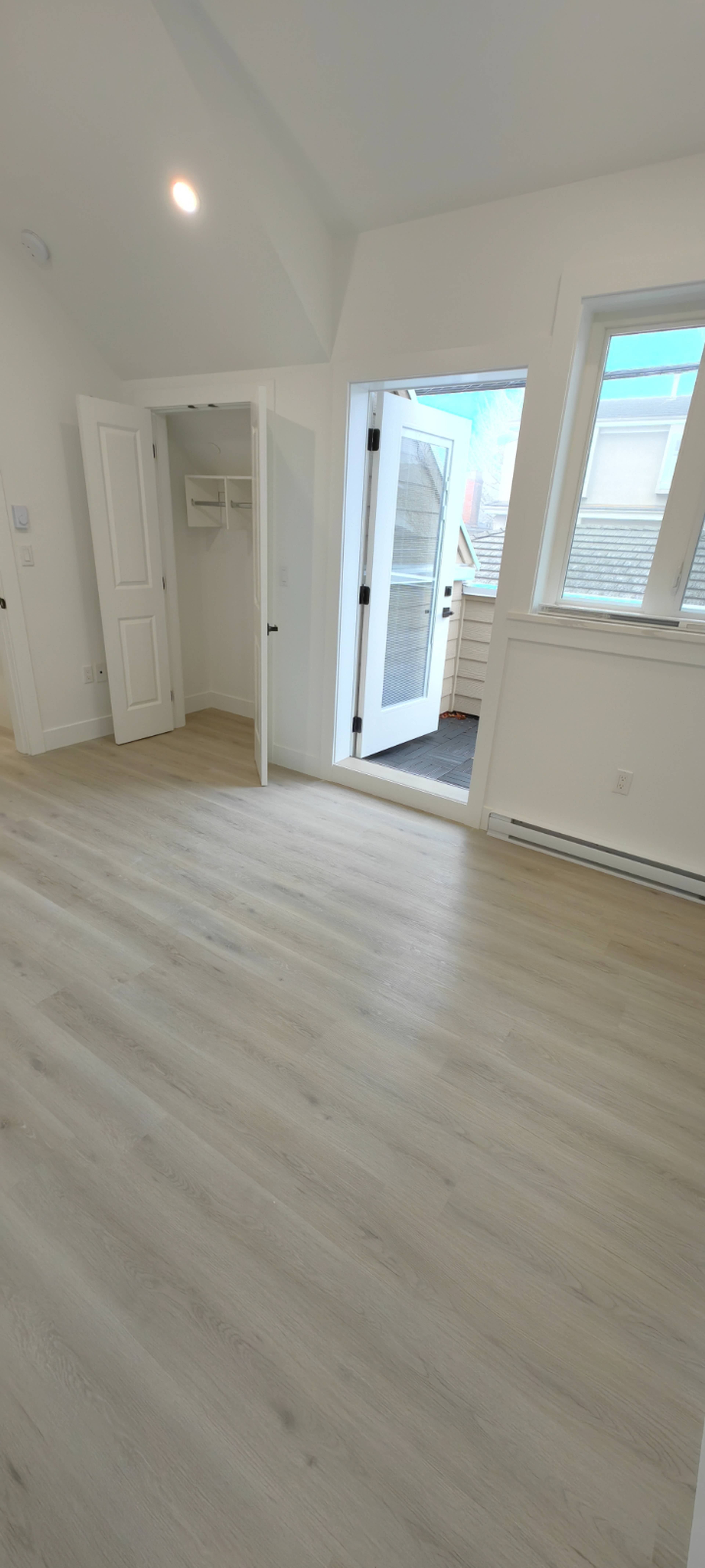 1675 W 59th Ave 11