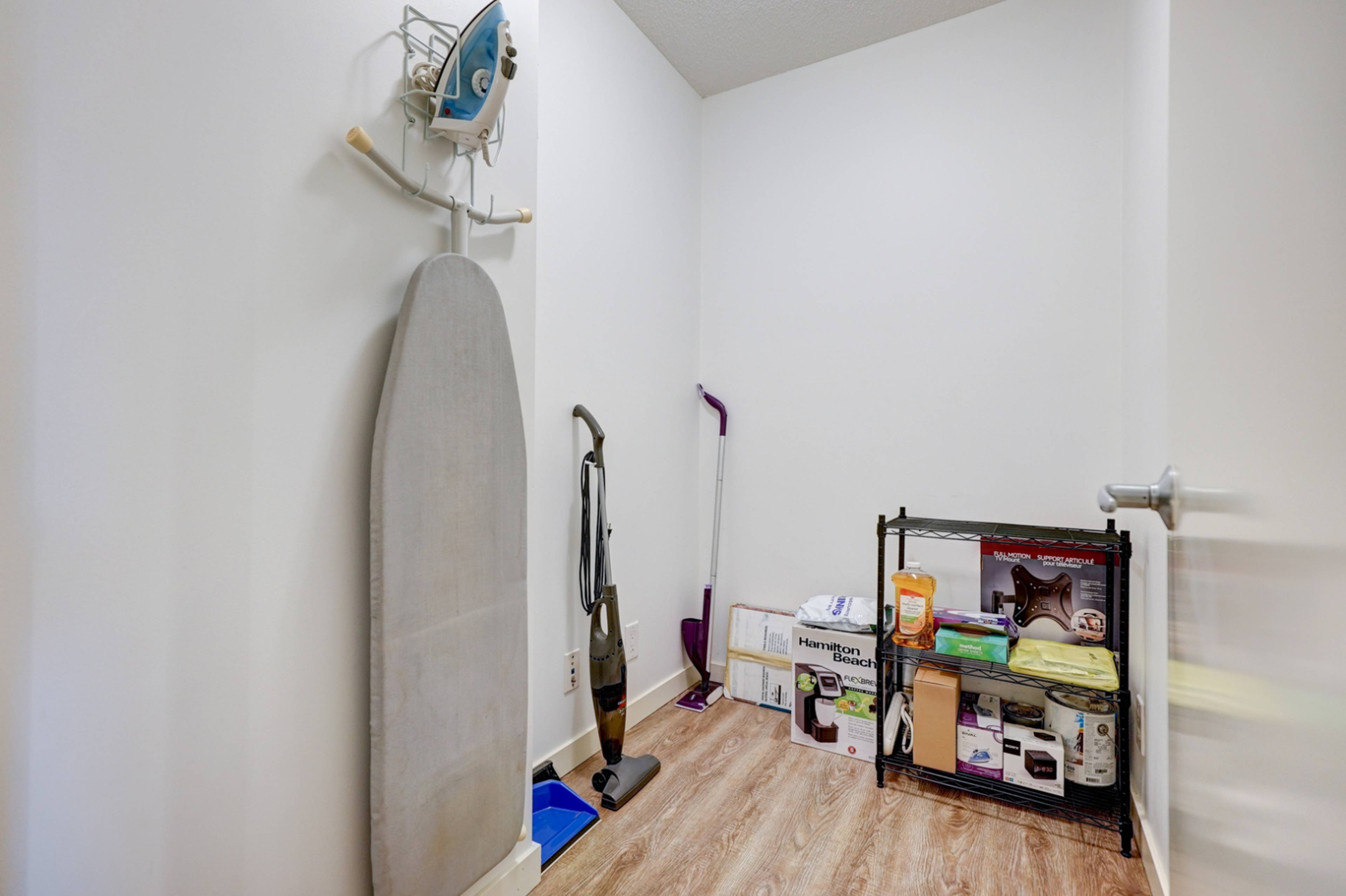 938 Smithe St 12