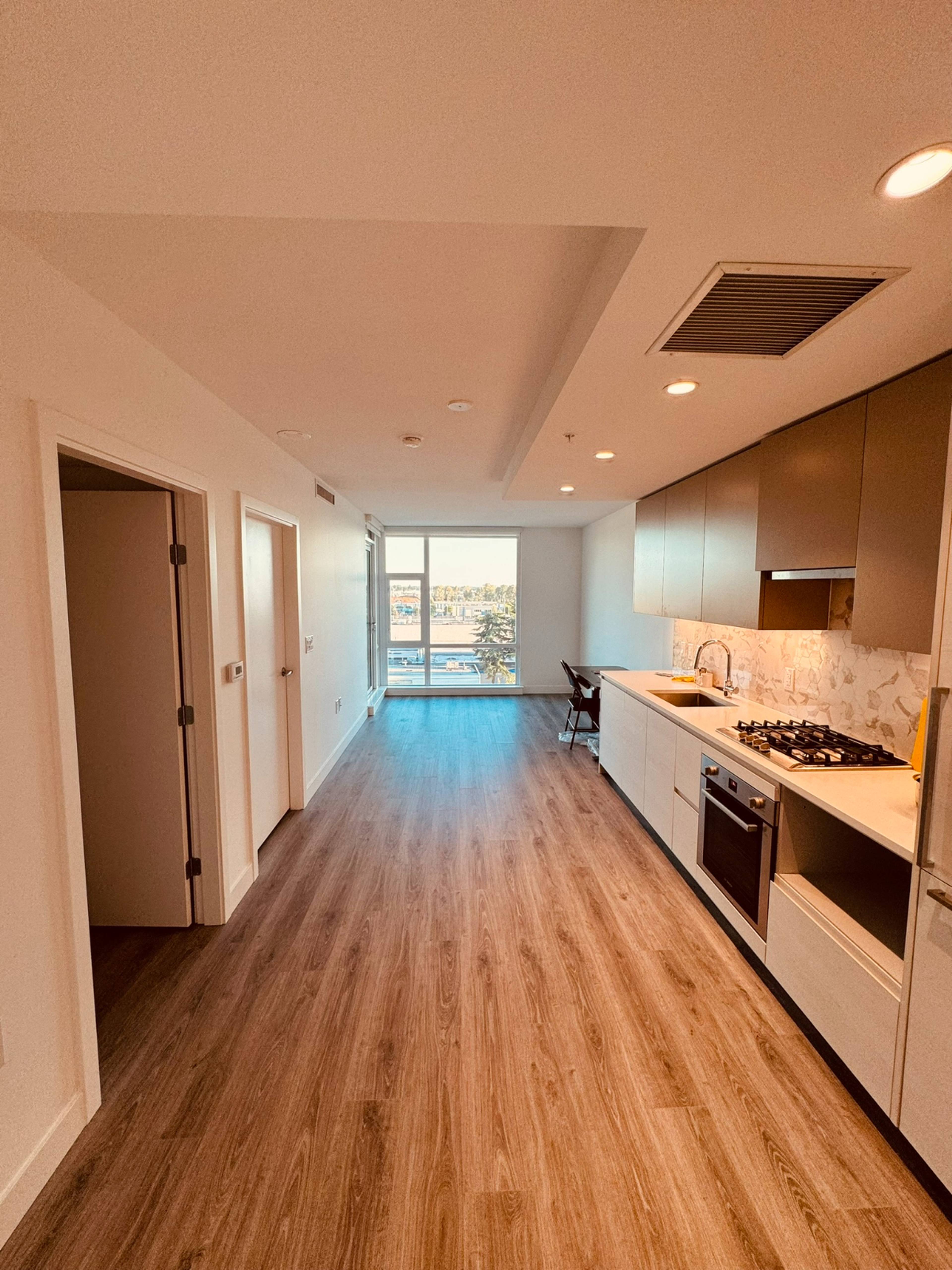 1 ch.  · 1 s. de bains for rent $2,500 / mois