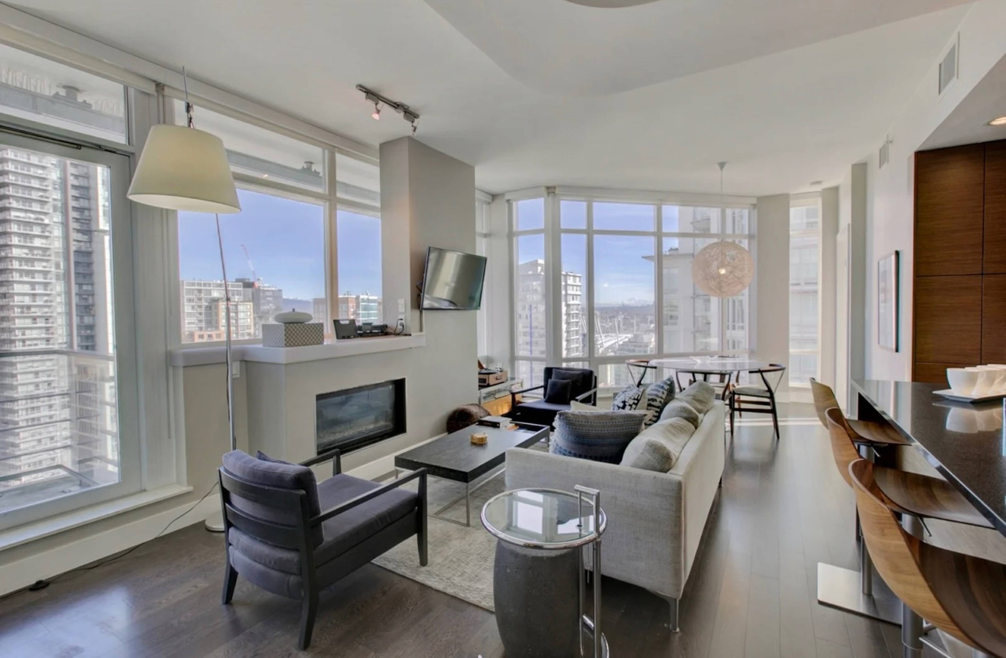 565 Smithe St 1