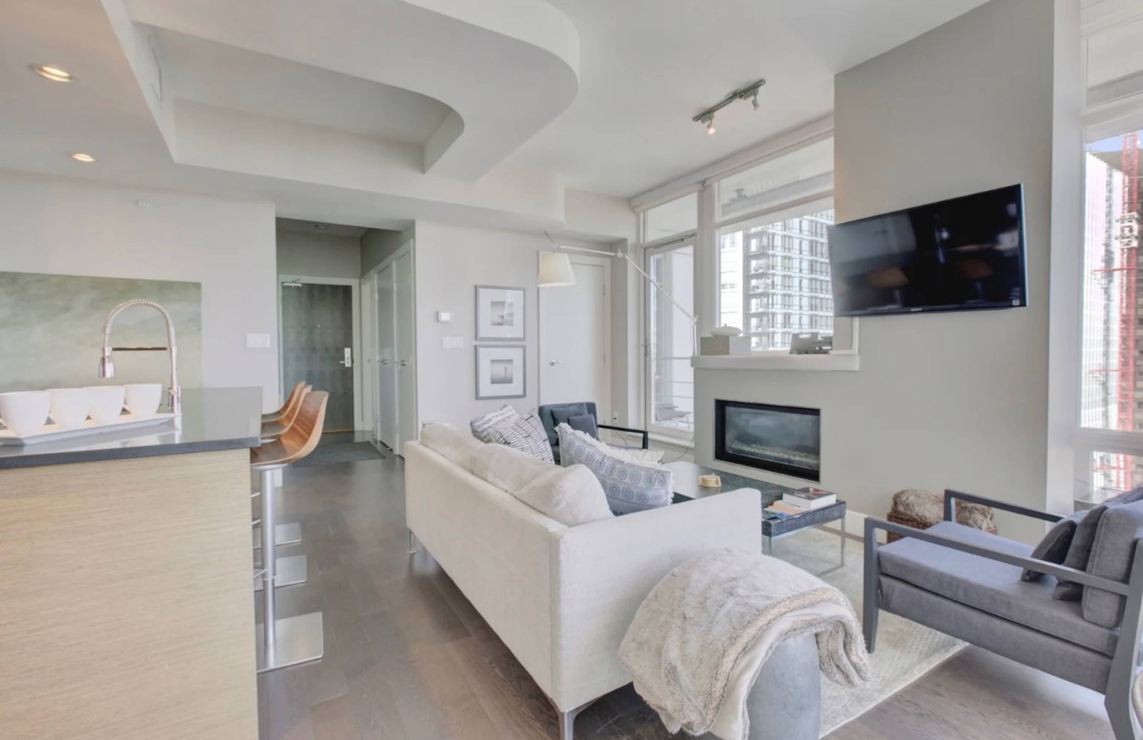 565 Smithe St 4
