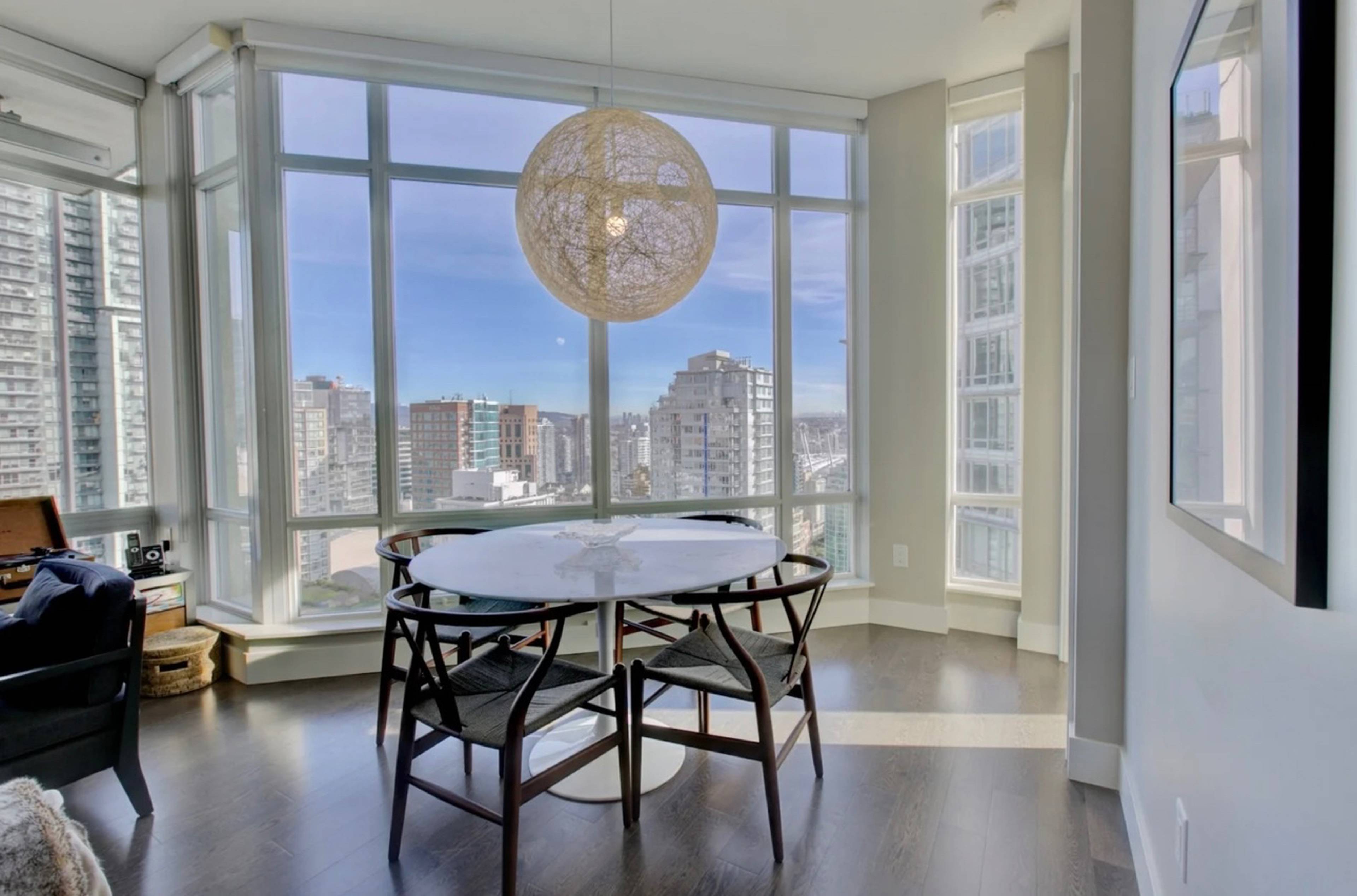 565 Smithe St 5