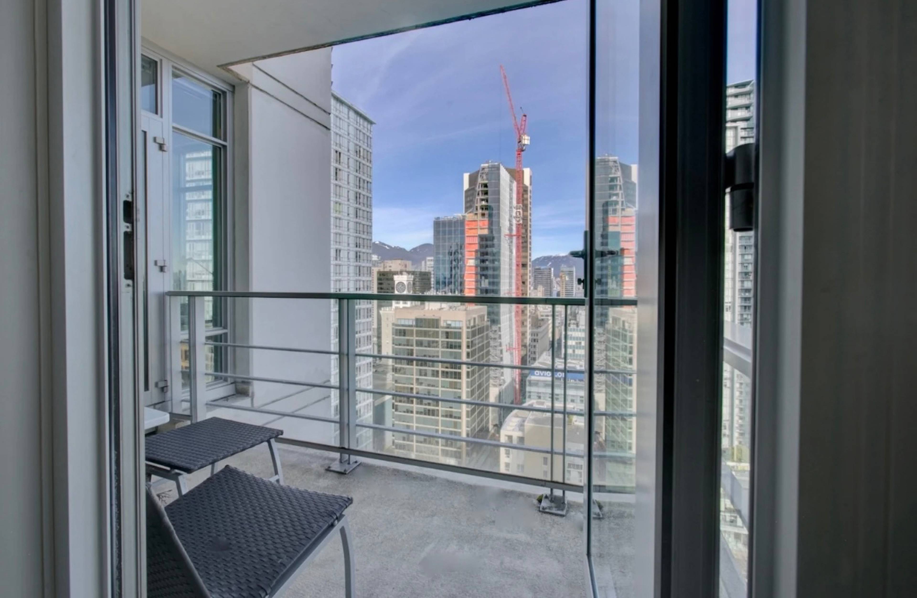 565 Smithe St 10