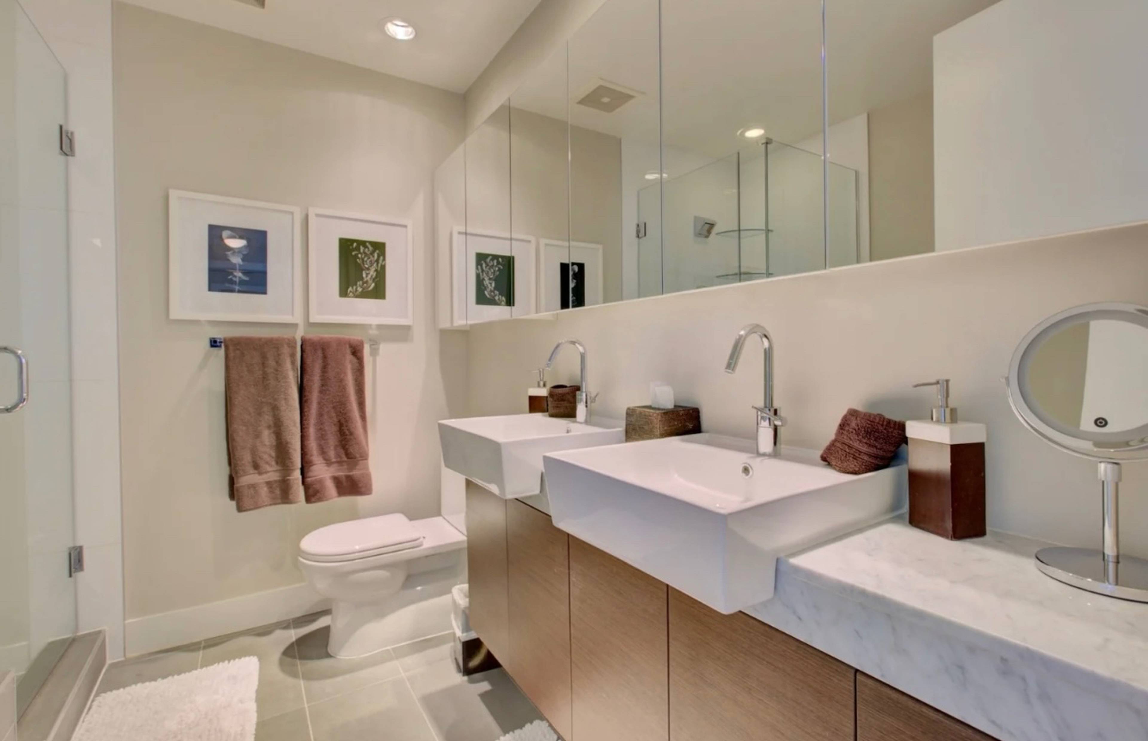 565 Smithe St 14