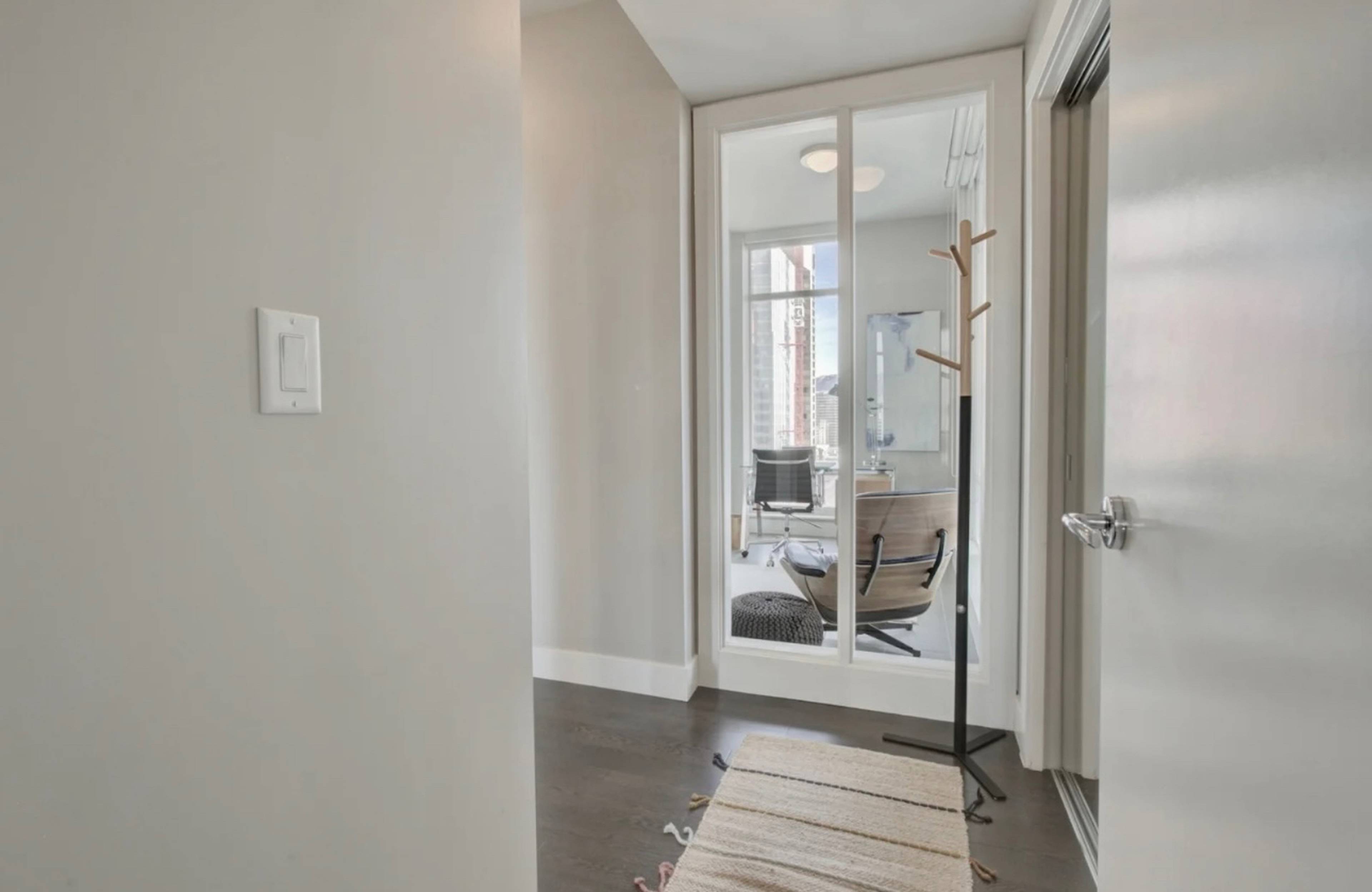 565 Smithe St 16